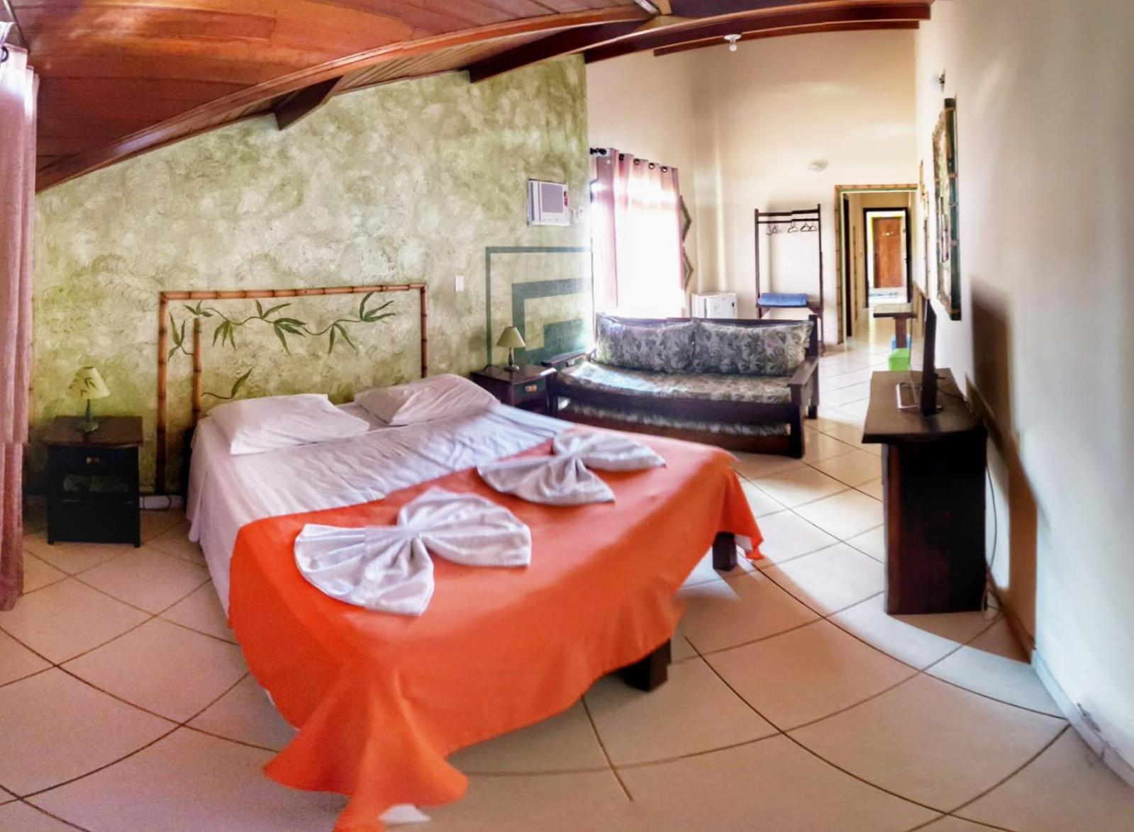 Deluxe Suite with Spa Bath