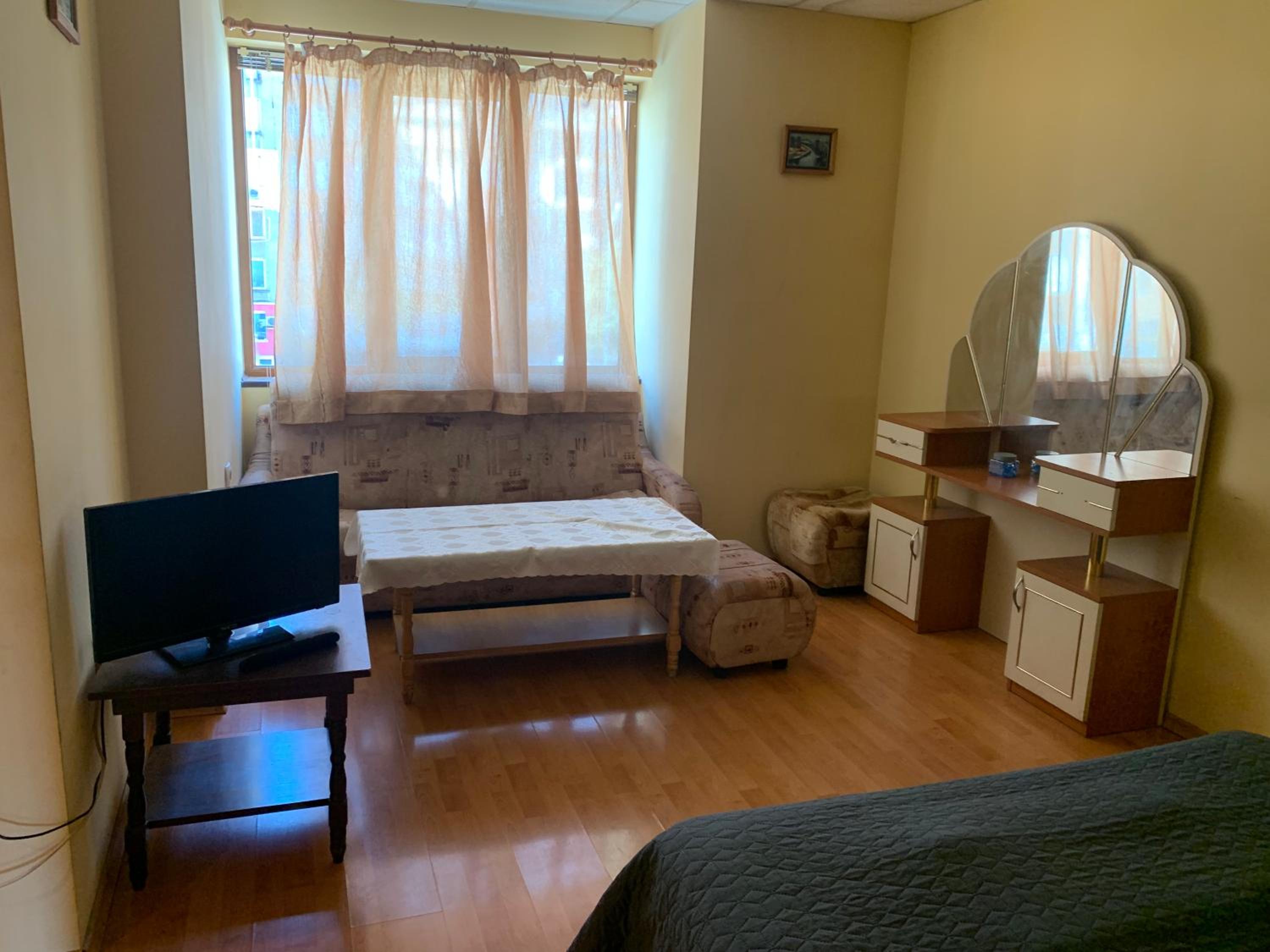 Family Room with Balcony photo 3