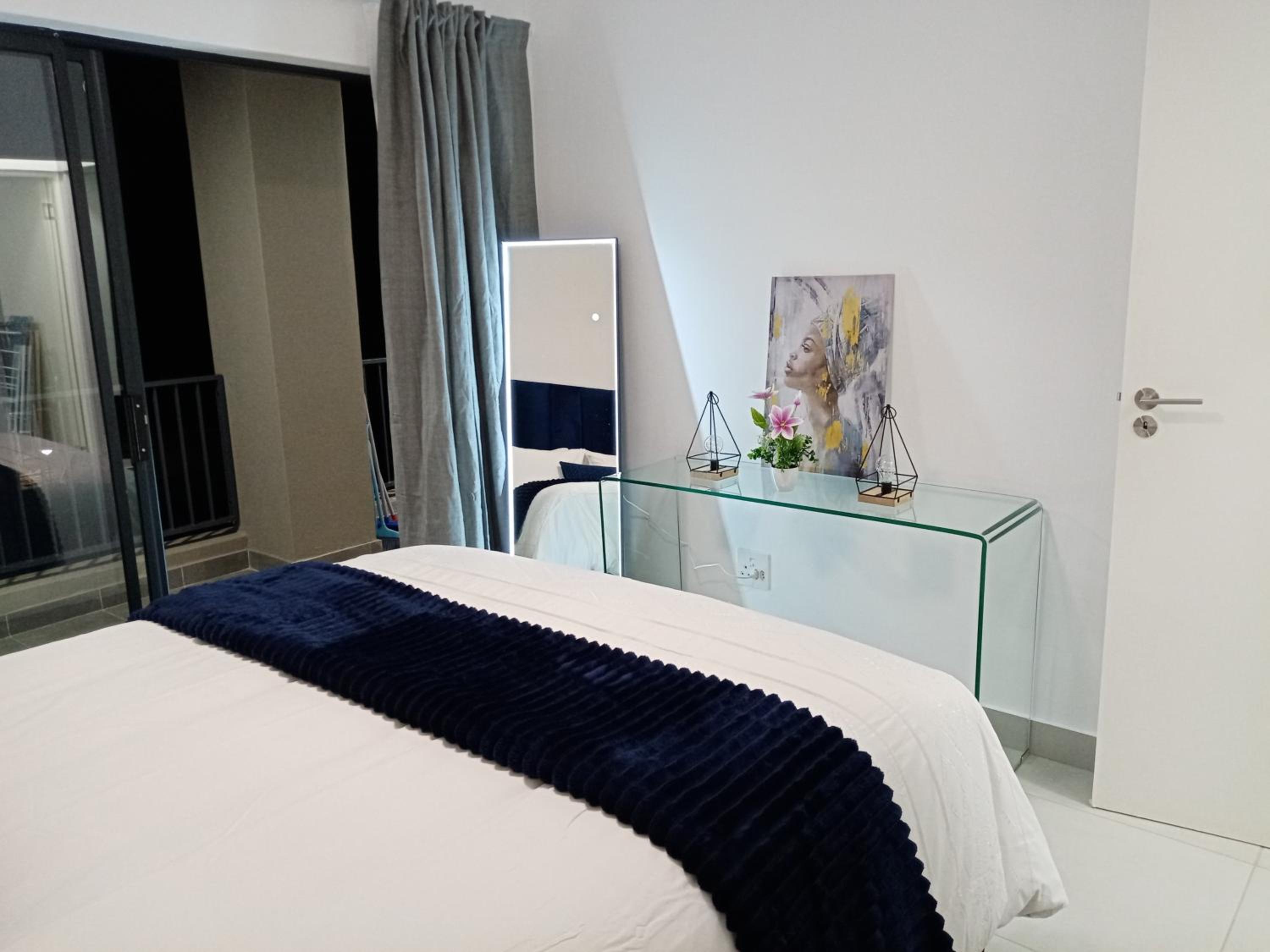 One-Bedroom Apartment - Photo 8