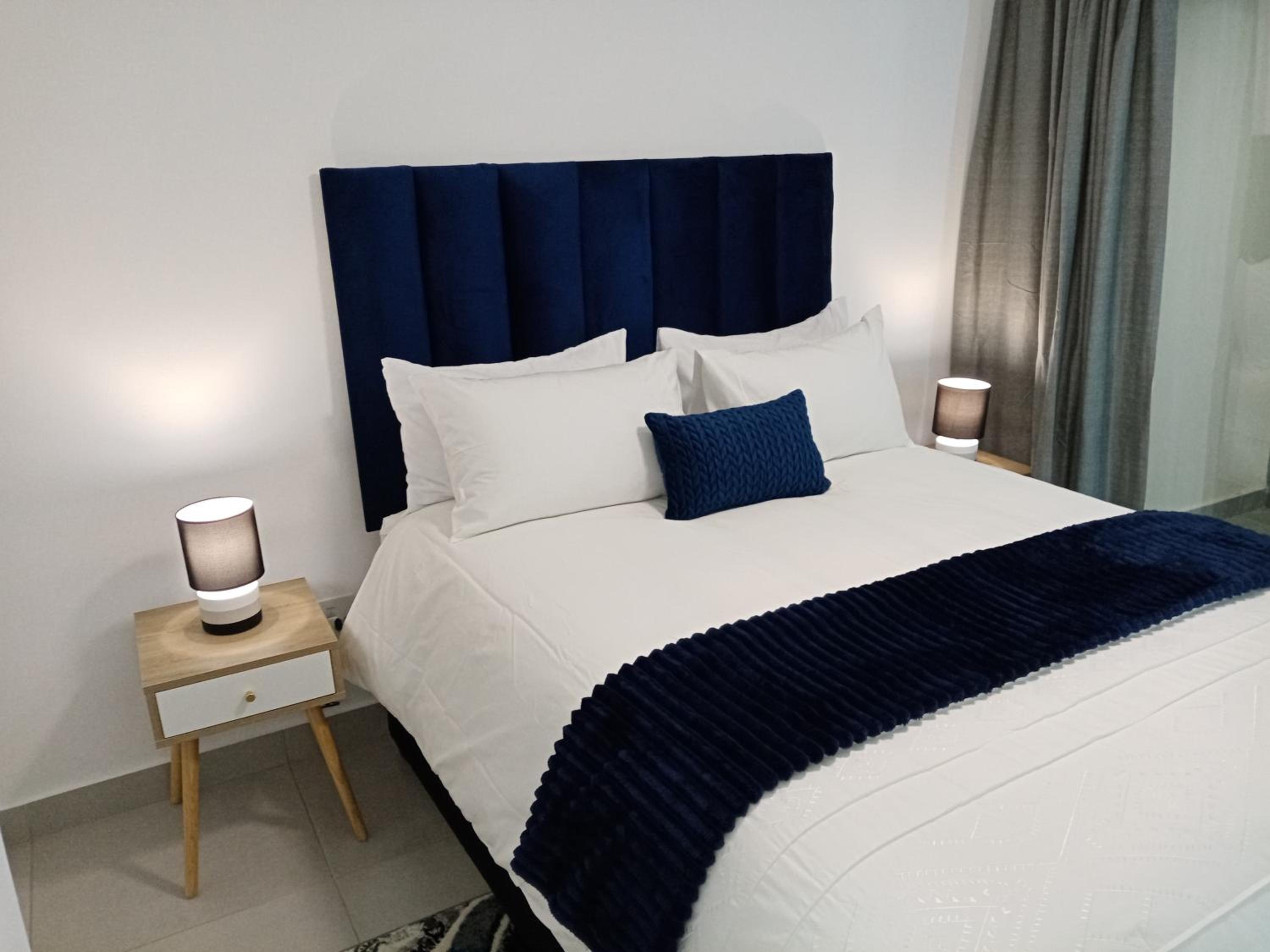 One-Bedroom Apartment - Photo 1
