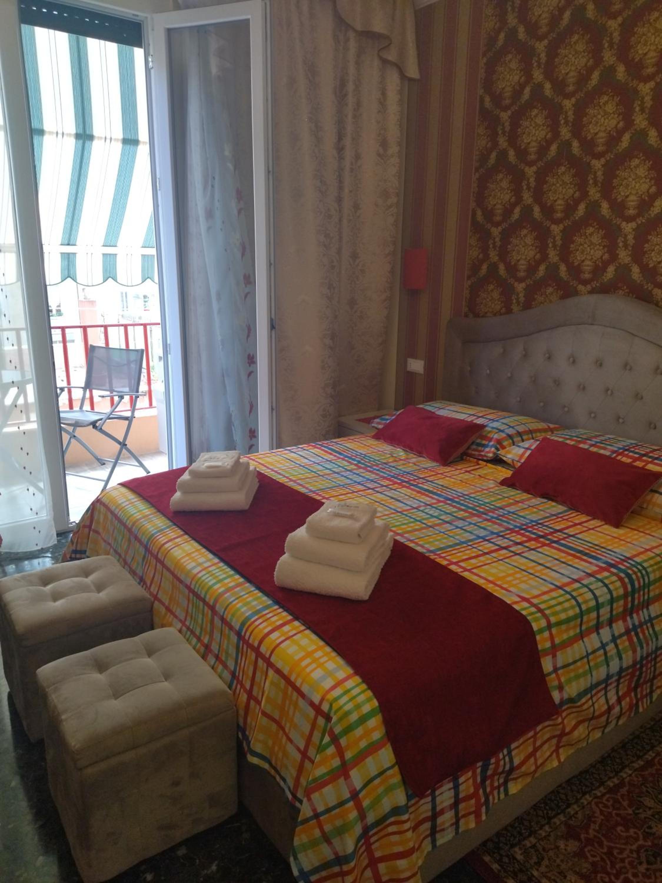 Double Room with Private Bathroom - Photo 1