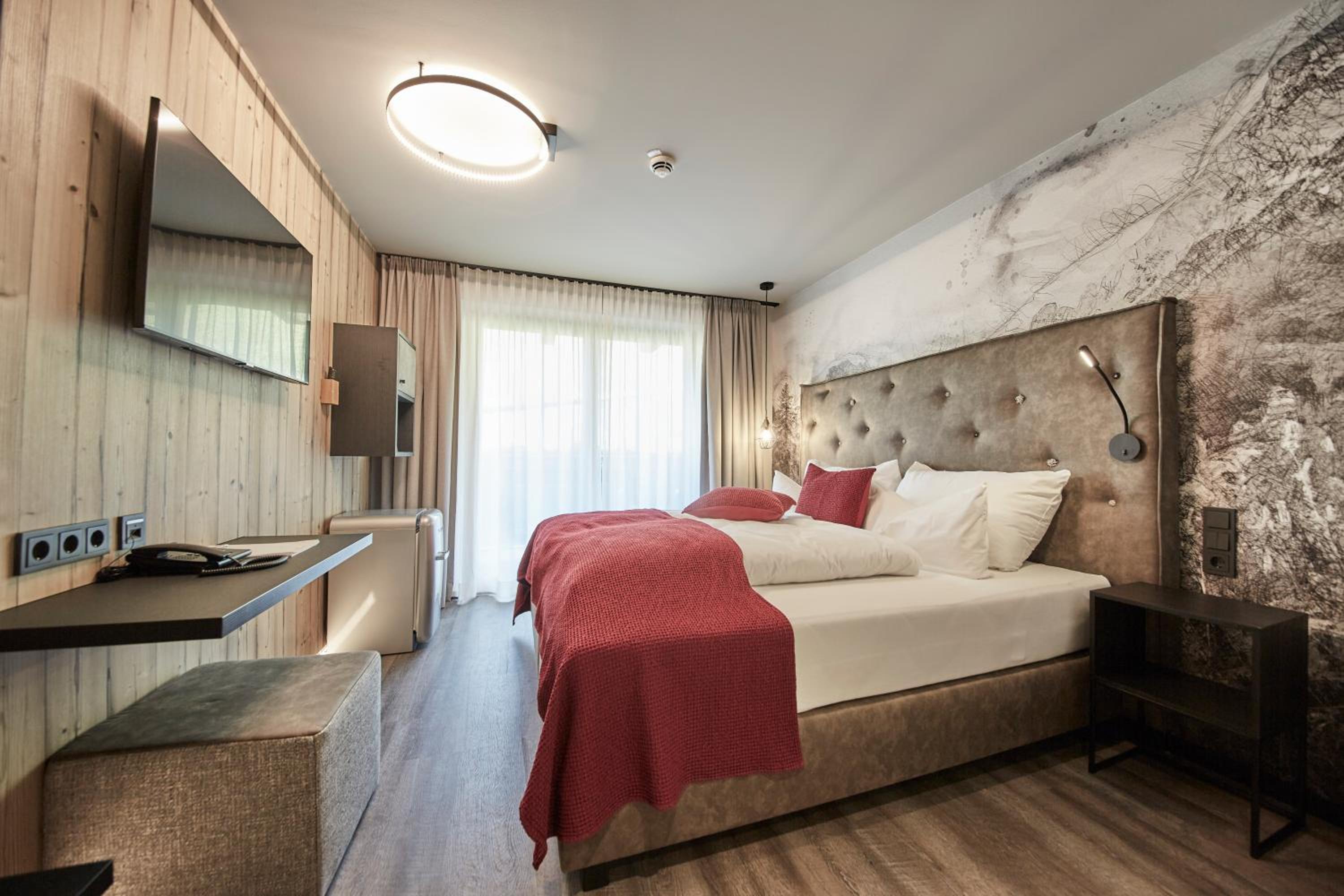 Deluxe Double Room with Balcony photo 1