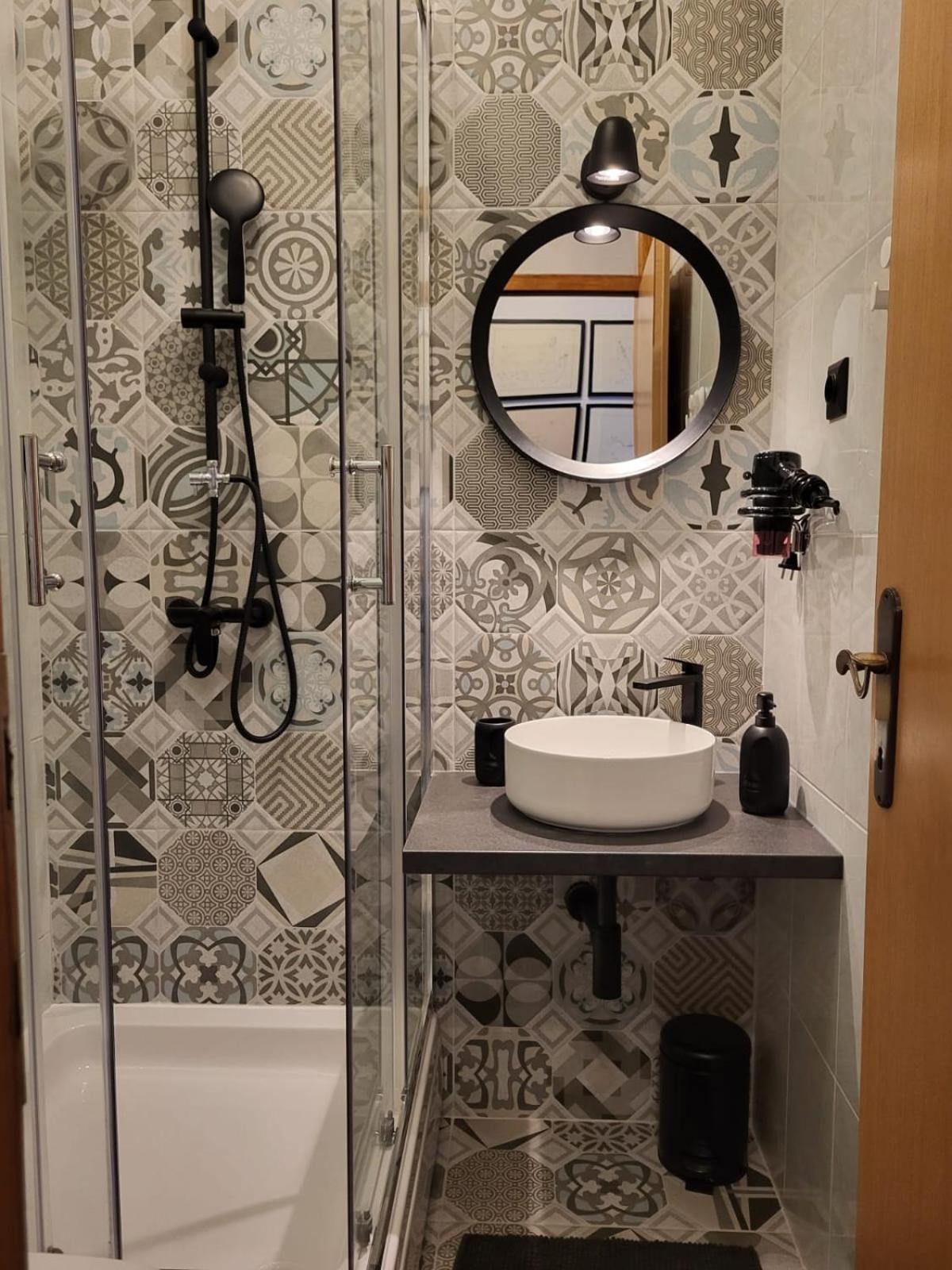 Single Room with Private Bathroom photo 3