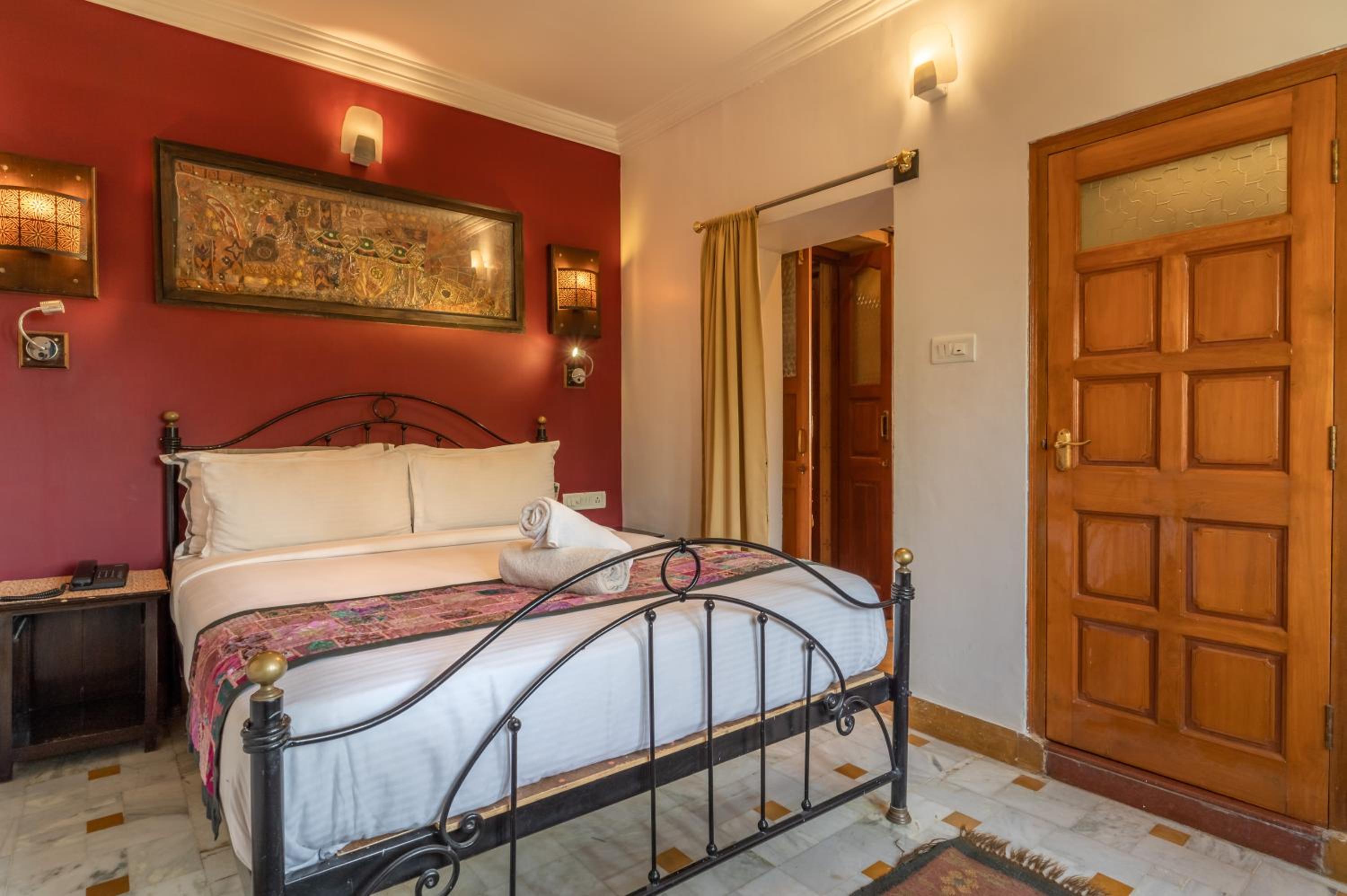 Deluxe Suite - Photo 7