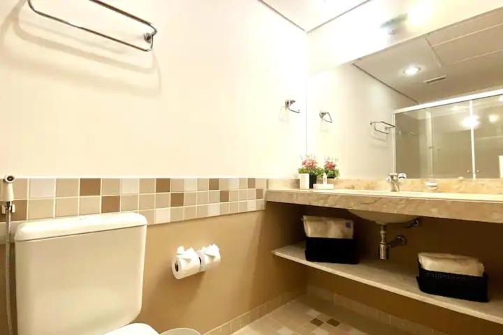 Deluxe Room (2 Adults + 1 Child) - Photo 2