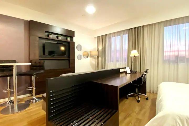 Deluxe Room (2 Adults + 1 Child) - Photo 6