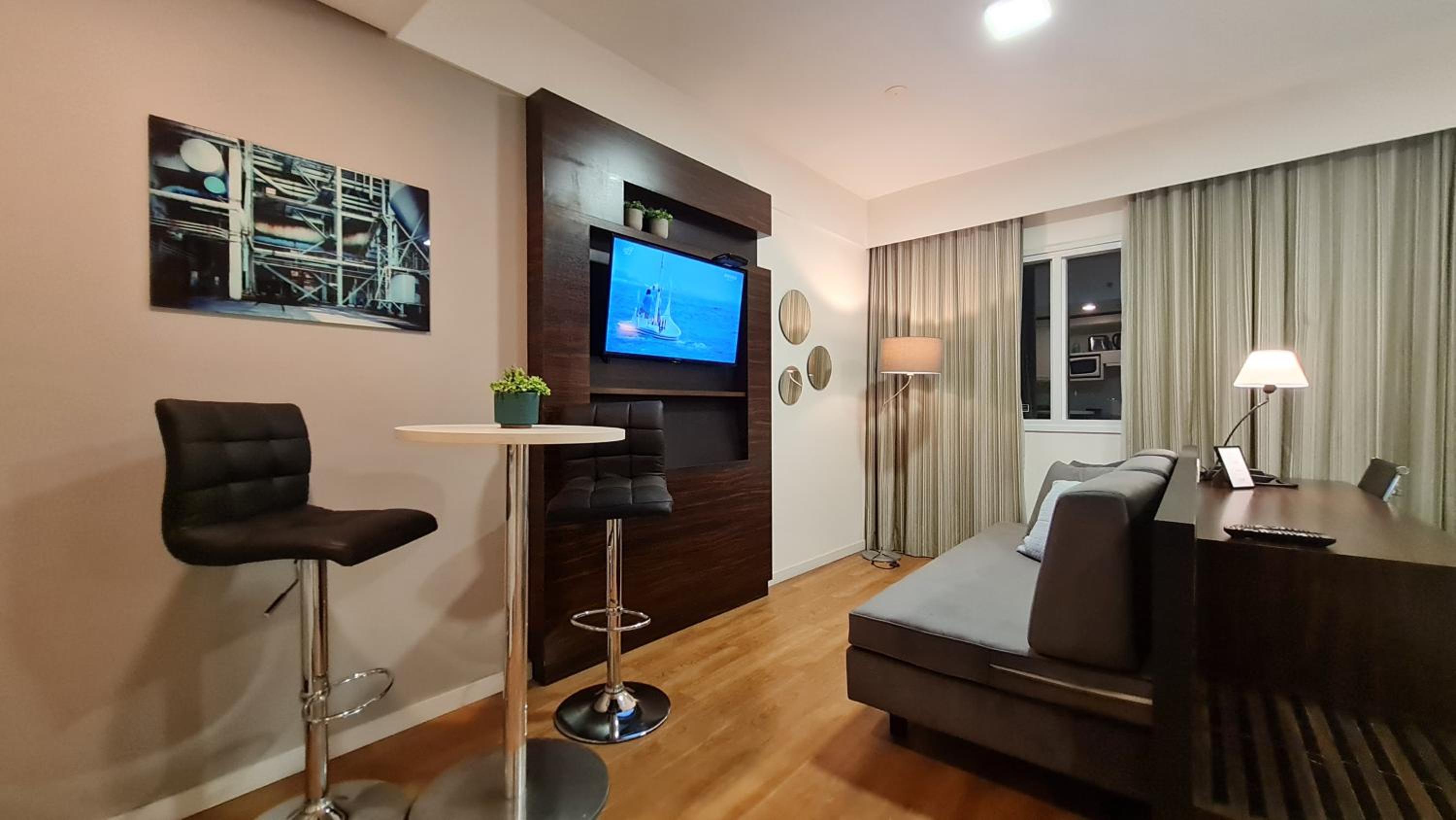 Deluxe Queen Room - Photo 2