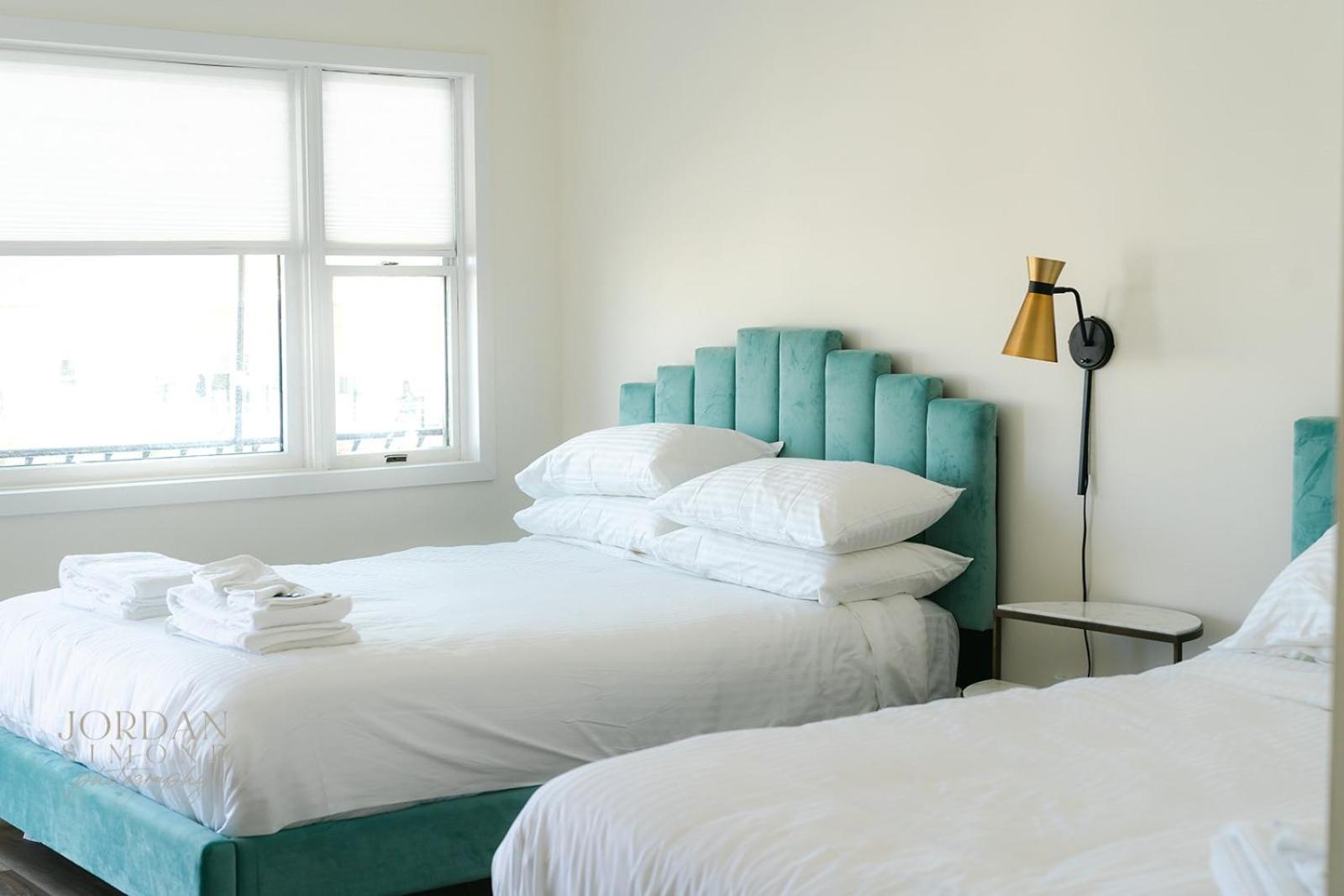 Standard Queen Room with Two Queen Beds photo 1