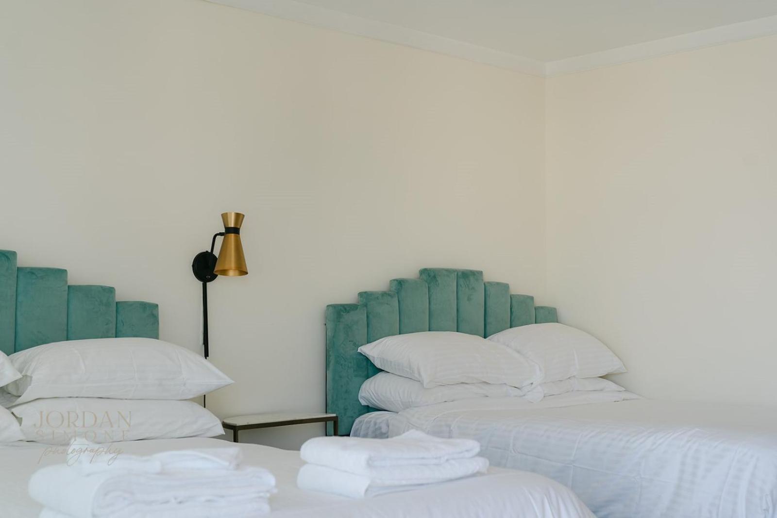 Standard Queen Room with Two Queen Beds photo 3