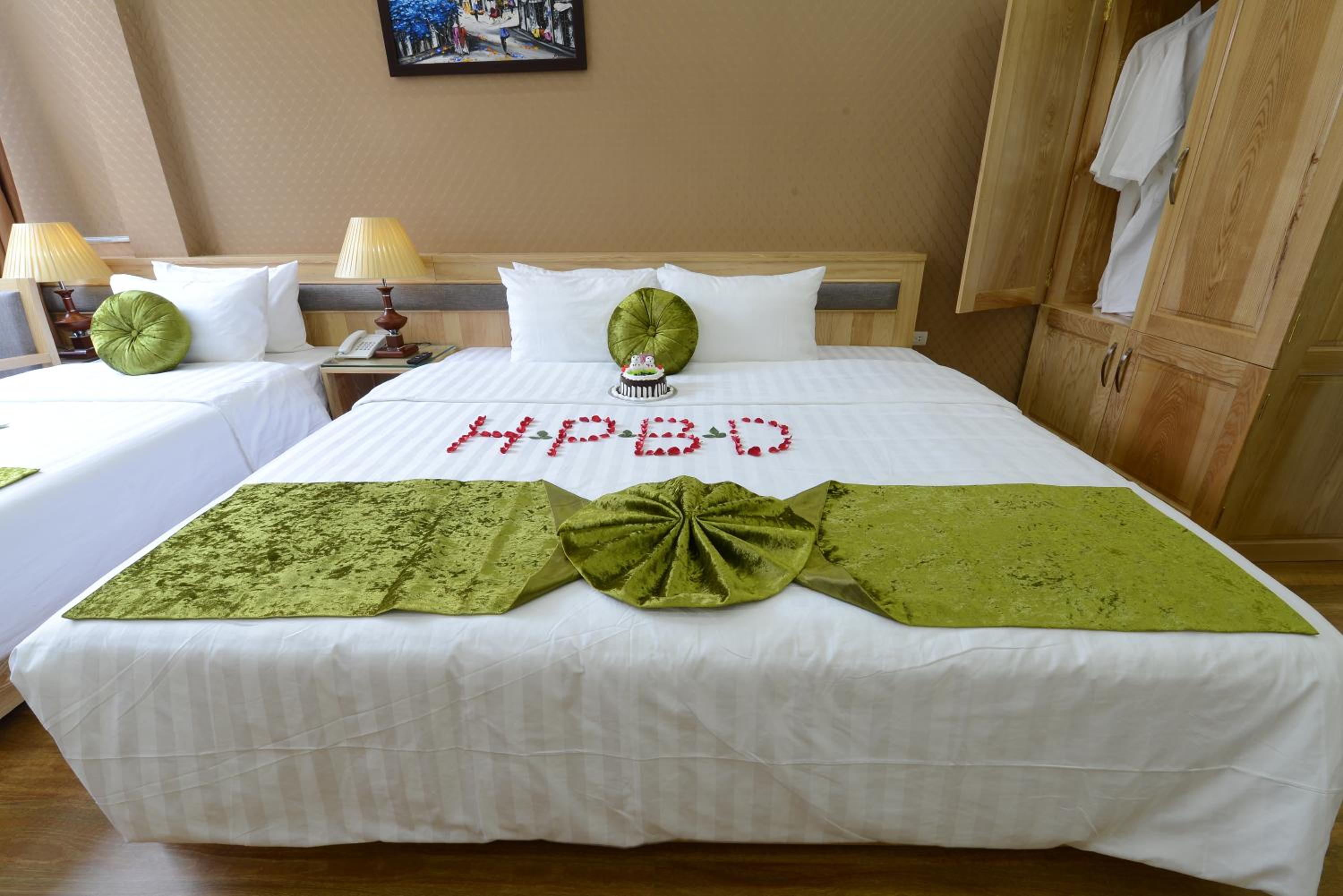 Honeymoon Suite