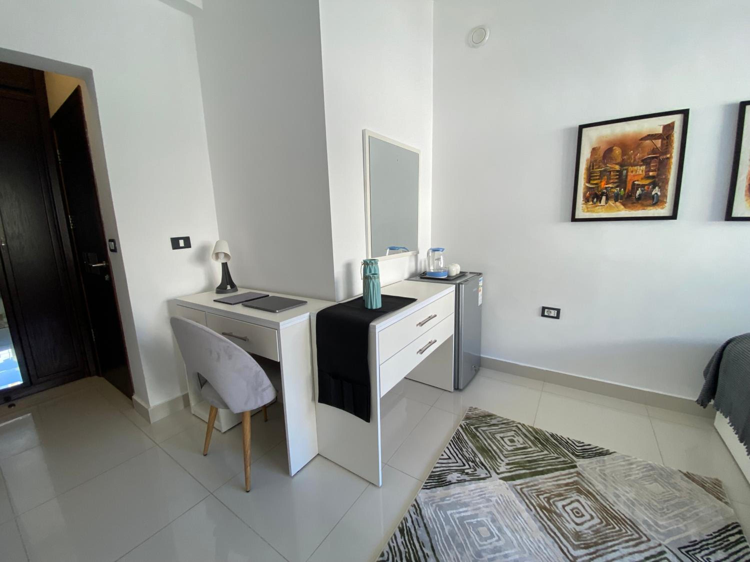 Deluxe Double or Twin Room - Photo 7