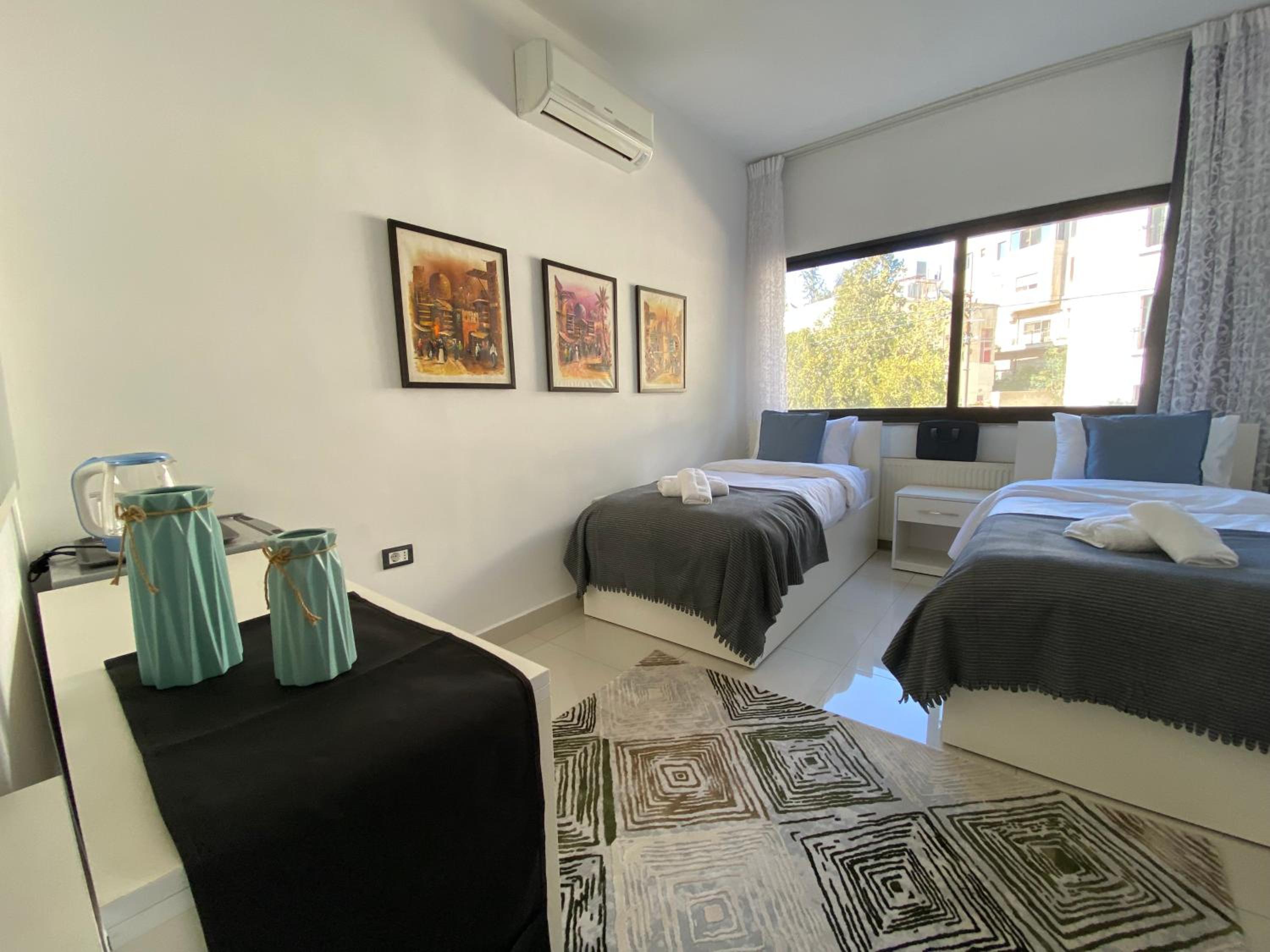 Deluxe Double or Twin Room - Photo 12