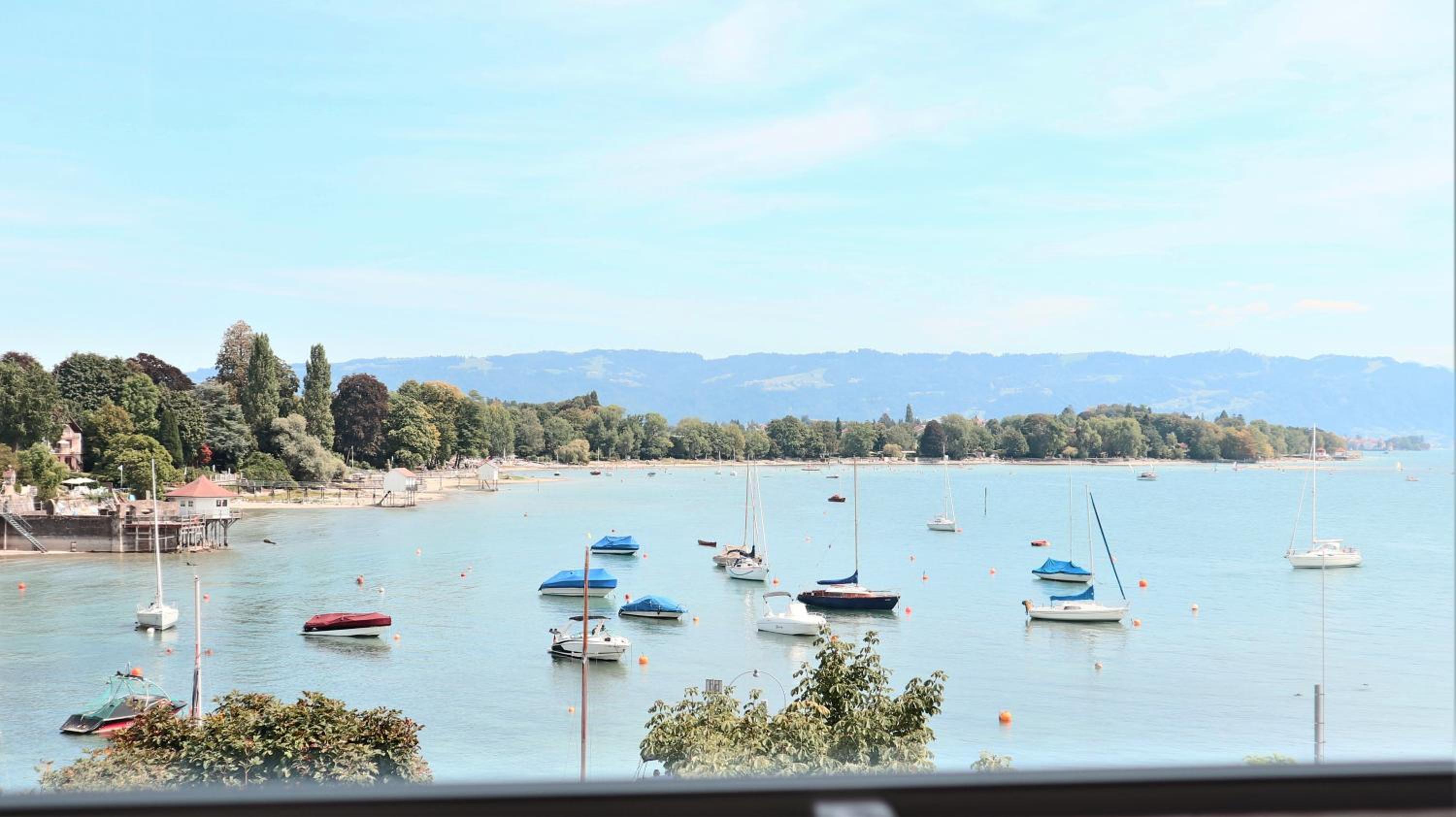 Apartment with Lake View photo 3