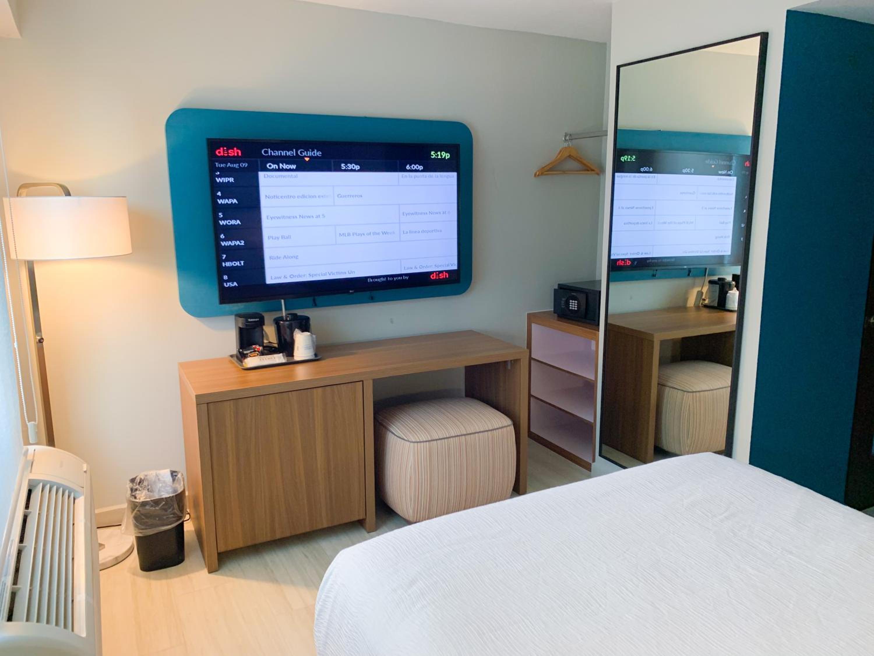 1 Full Bed, Non-Smoking - Photo 2
