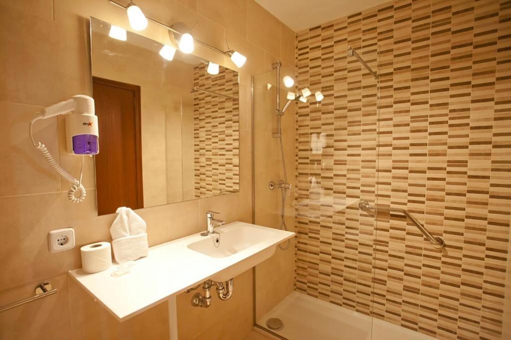 One-Bedroom Apartment with Terrace photo 3