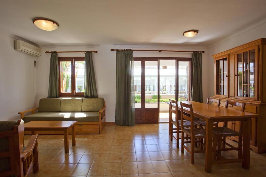 Apartamento de una habitación con terraza