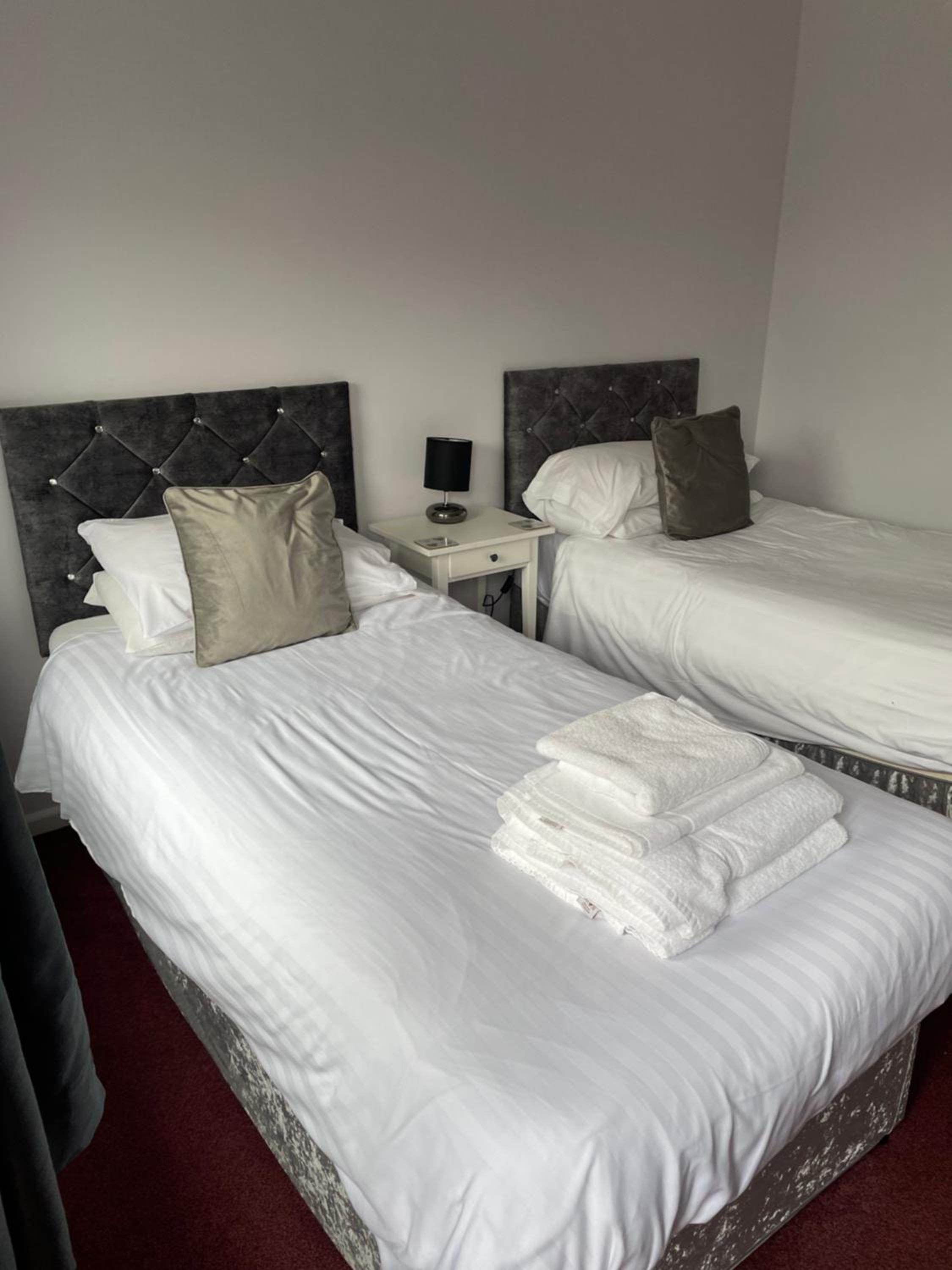 Deluxe Twin Room - Photo 3