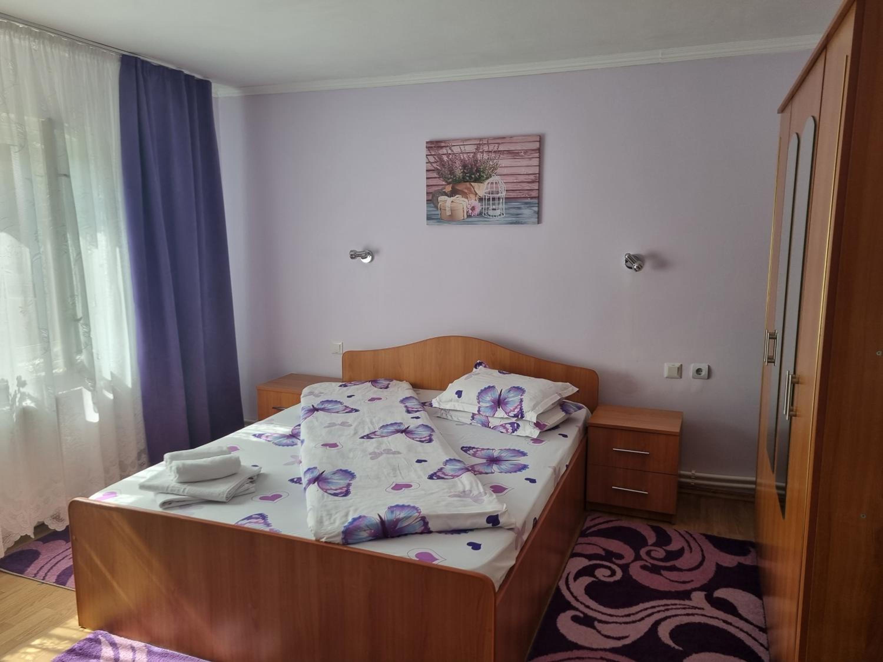 Double Room with Private Bathroom - Photo 8