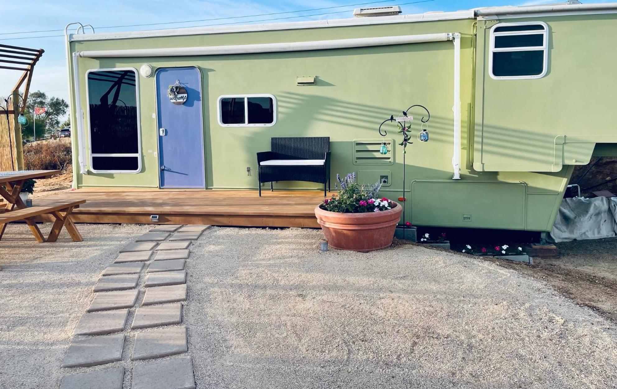 Mobile Home photo 1