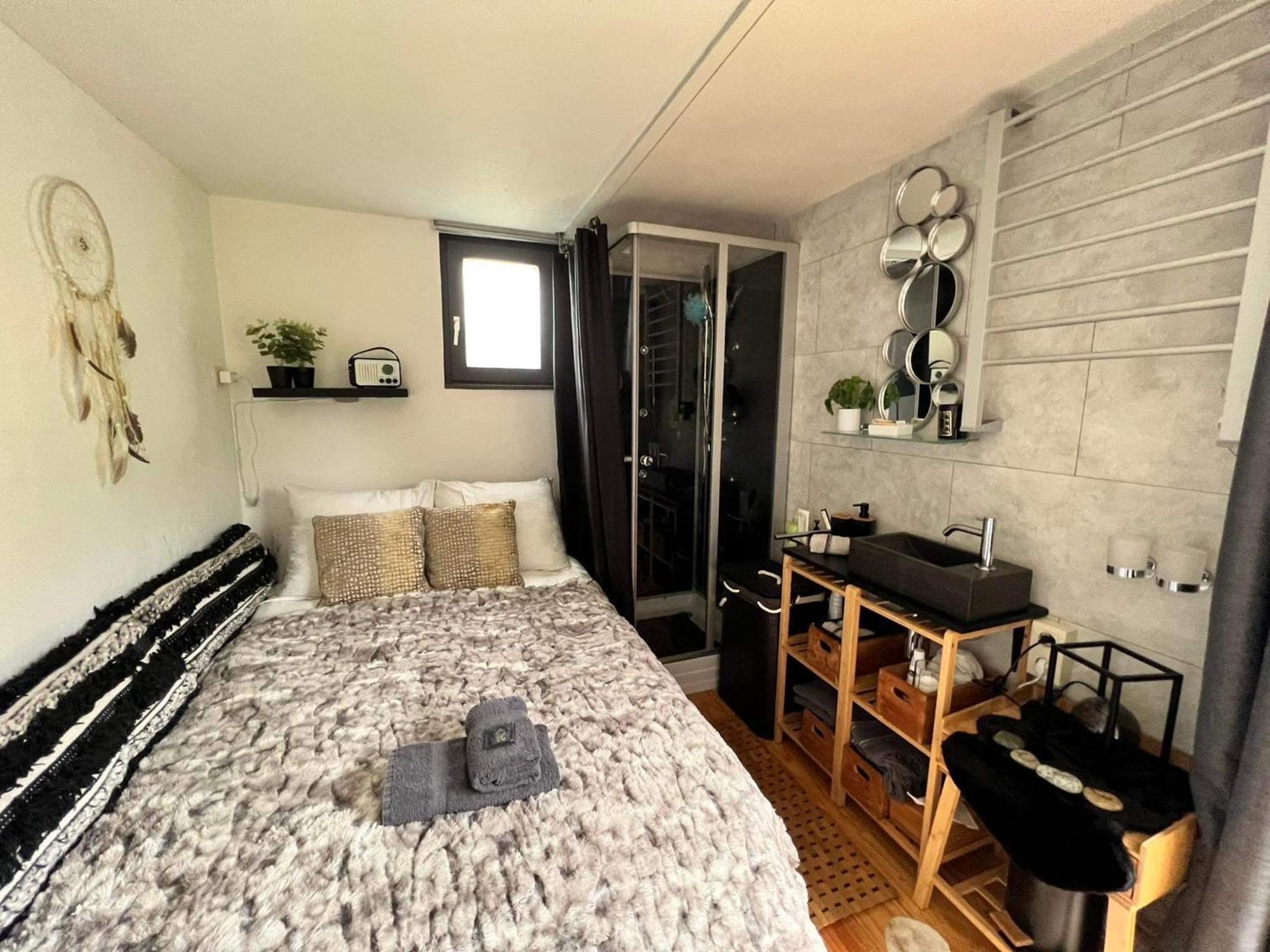 Double Room with Private Bathroom - Photo 1