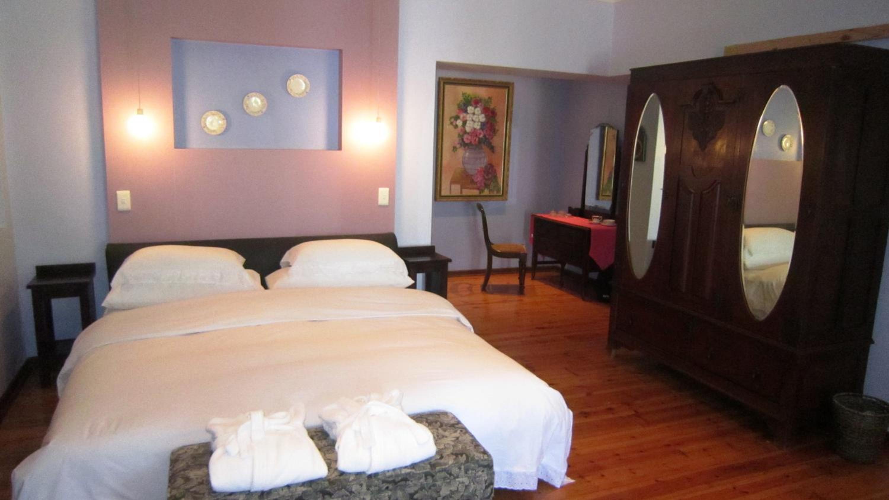 Deluxe King Room photo 2