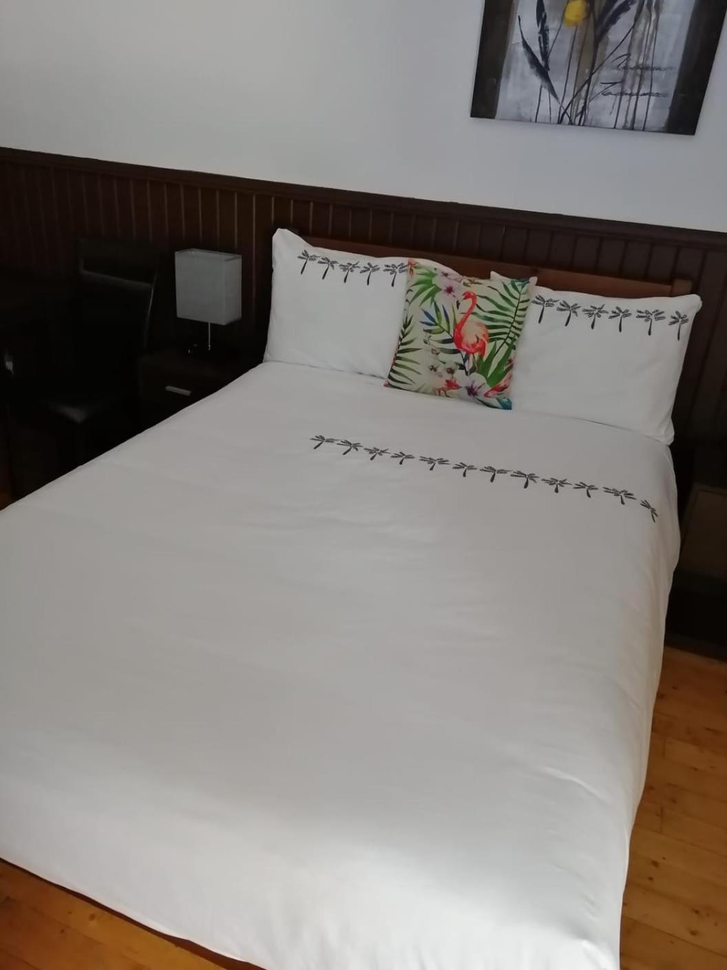 Deluxe Double Room (1 adult + 1 child) - Photo 1