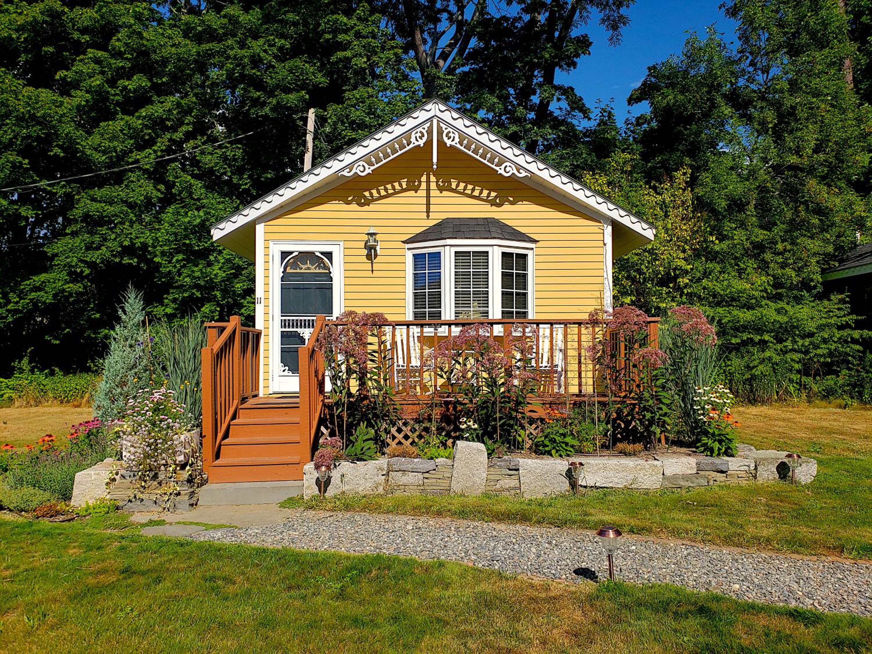 Garden Cottage King - Garden View