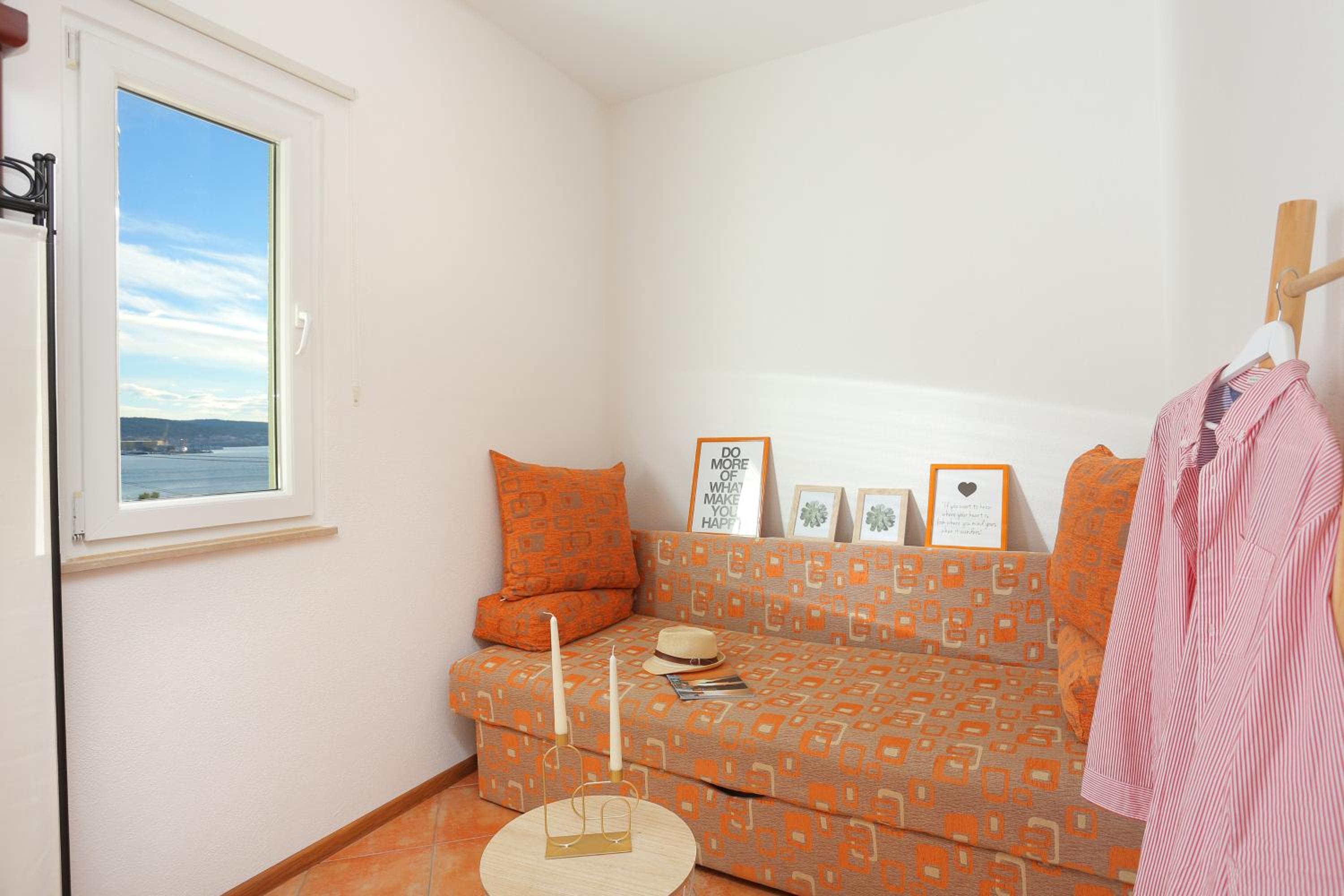 One-Bedroom Apartment With Terrace And Sea View