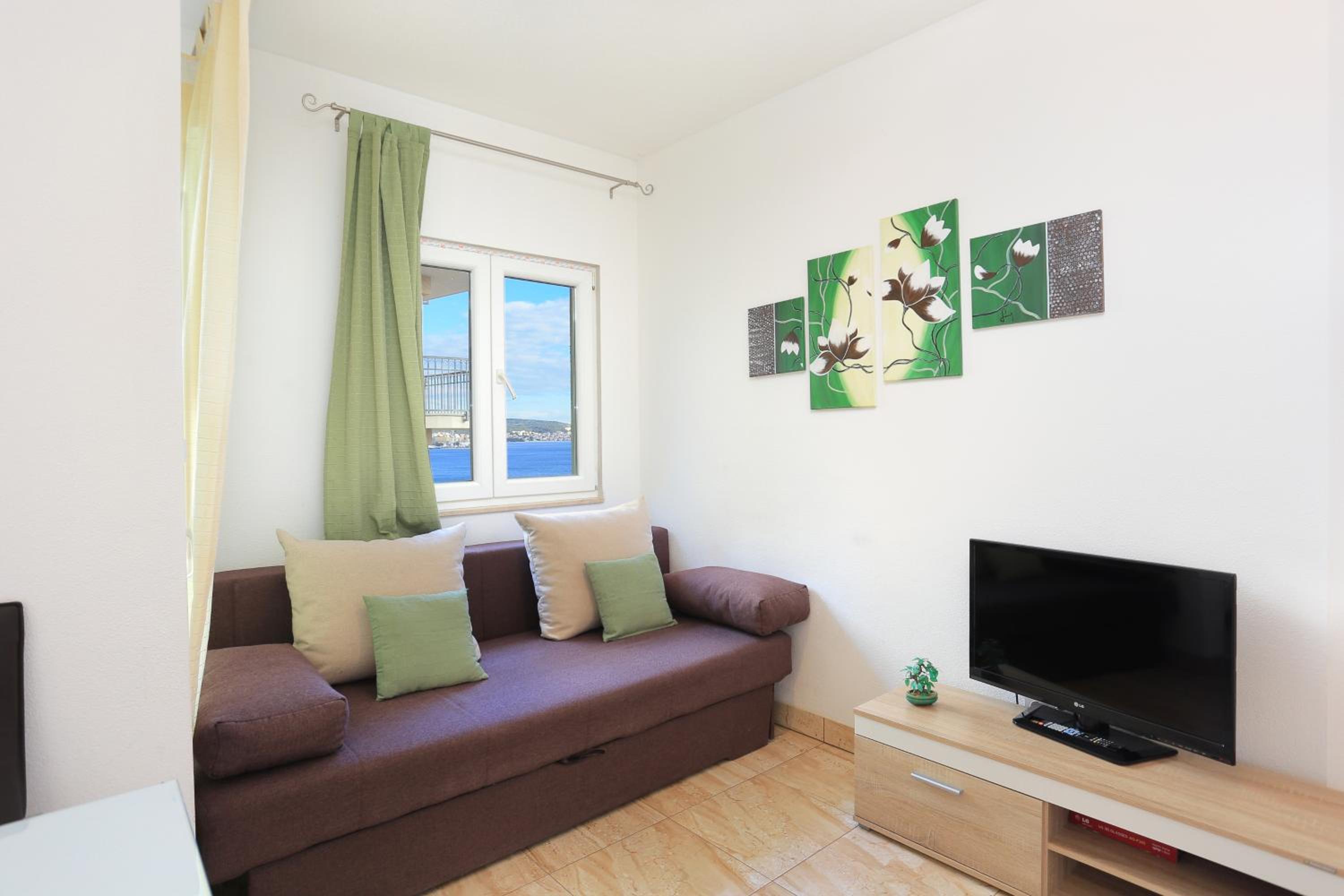 Zero-Bedroom Studio With Terrace And Sea View
