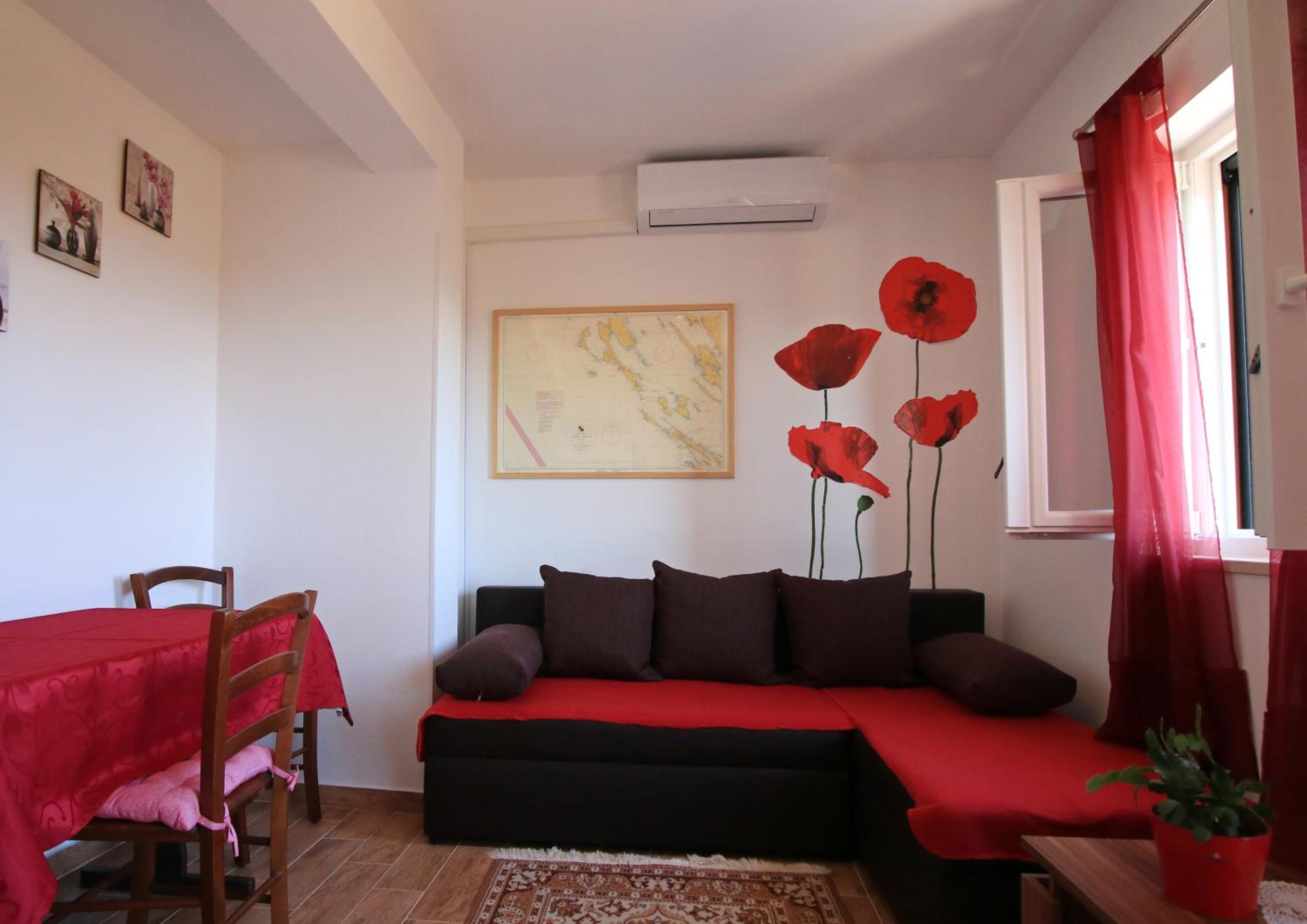 One-Bedroom Apartment With Balcony And Sea View