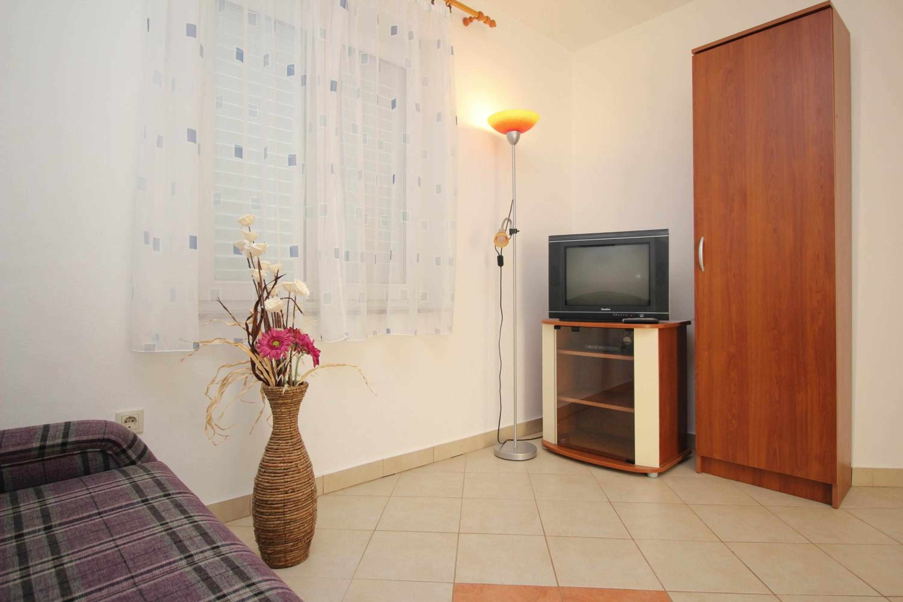 One-Bedroom Apartment with Terrace and Sea View
