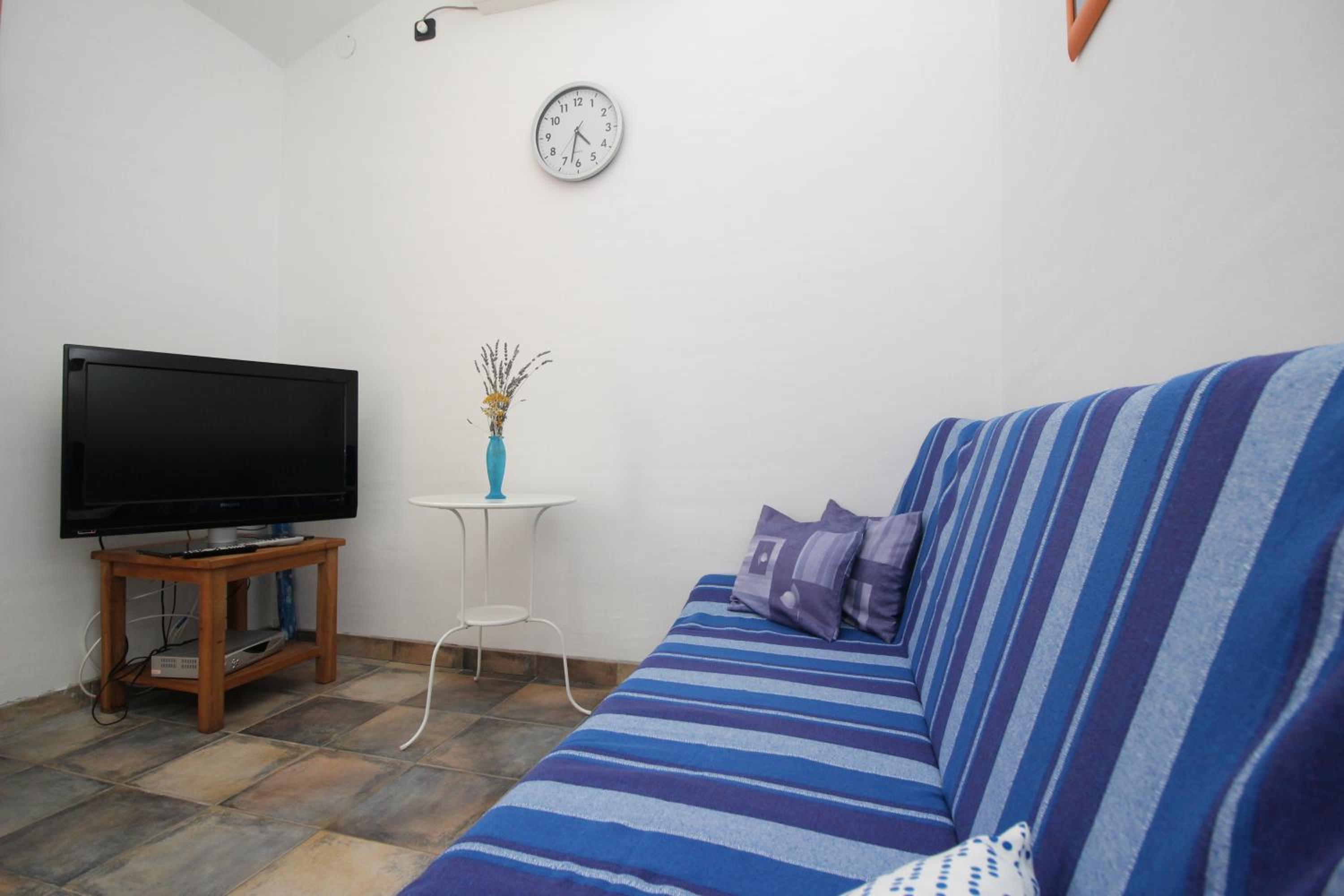Two-Bedroom Apartment with Terrace photo 2