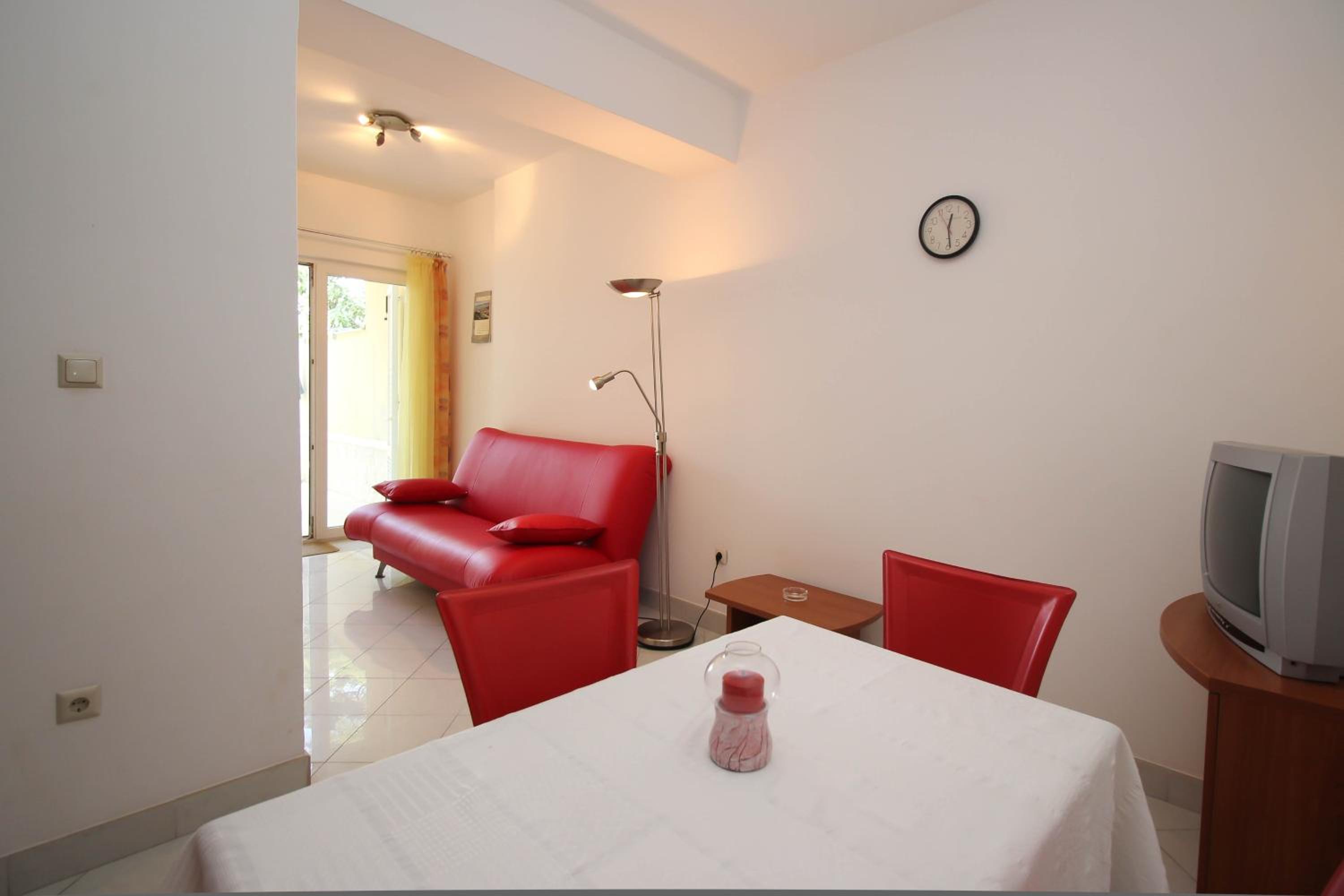 One-Bedroom Apartment with Terrace and Sea View photo 1