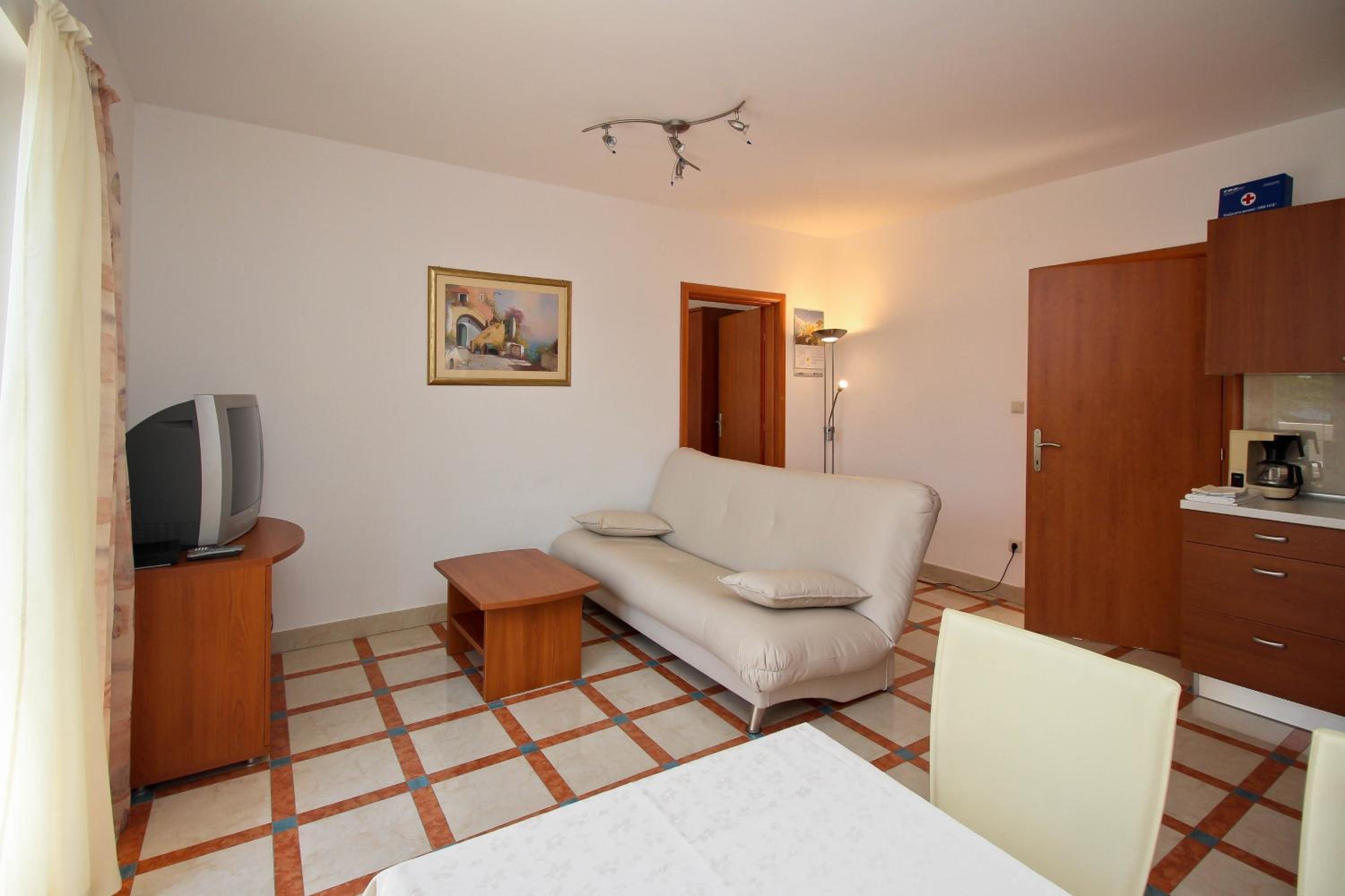 One-Bedroom Apartment with Terrace and Sea View photo 1