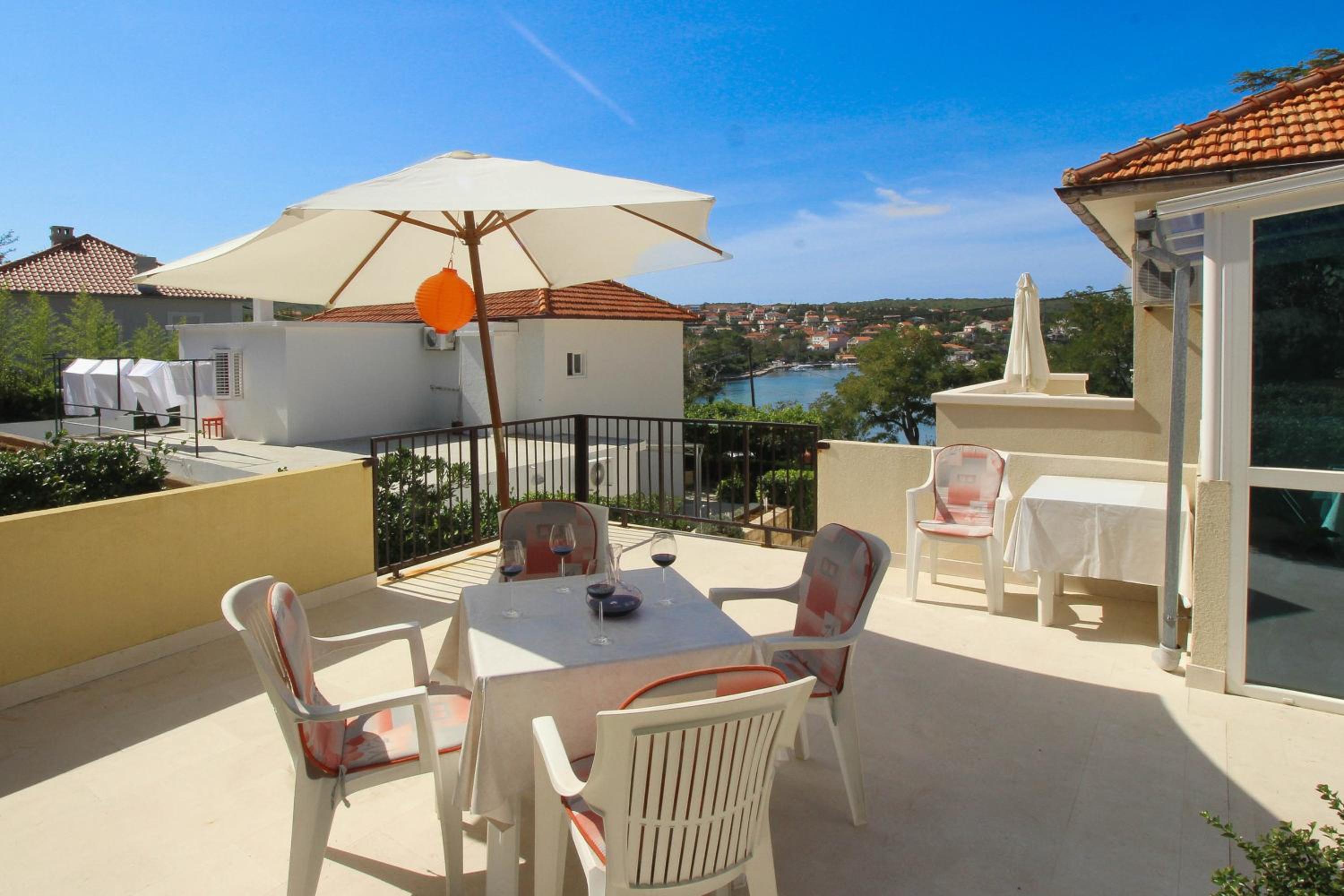 Two-Bedroom Apartment with Terrace and Sea View photo 2