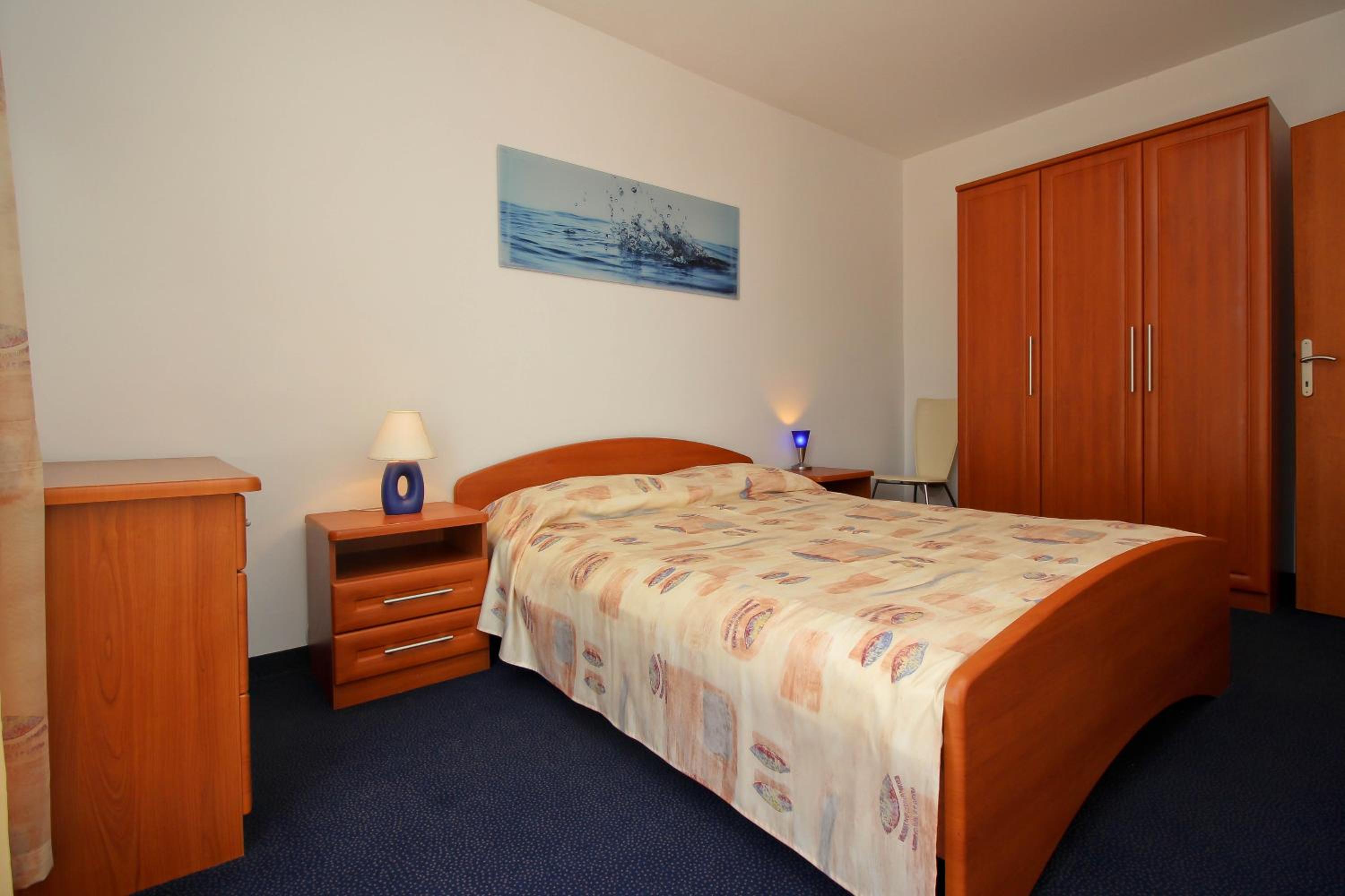 One-Bedroom Apartment with Terrace and Sea View photo 3