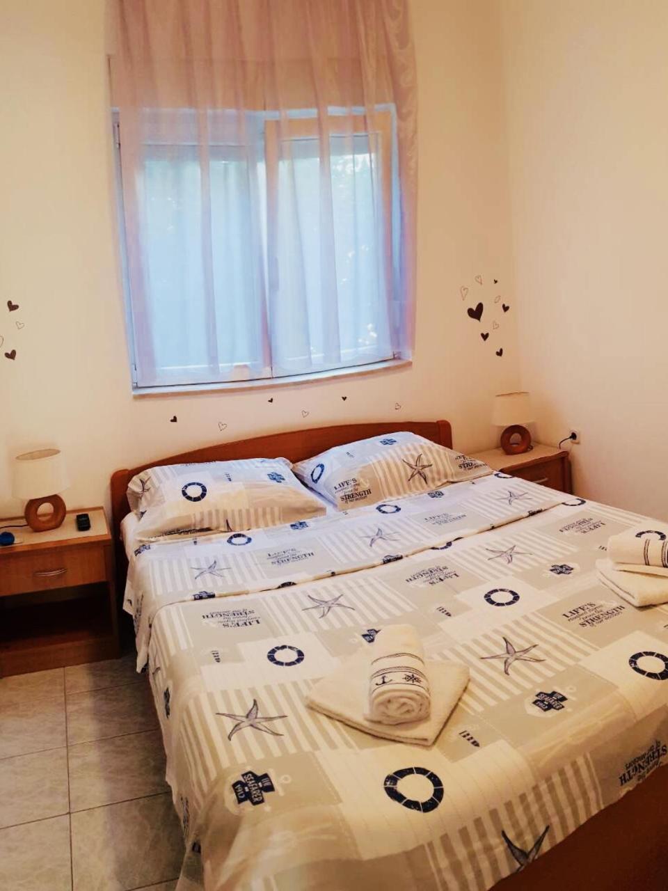 One-Bedroom Apartment with Balcony photo 3