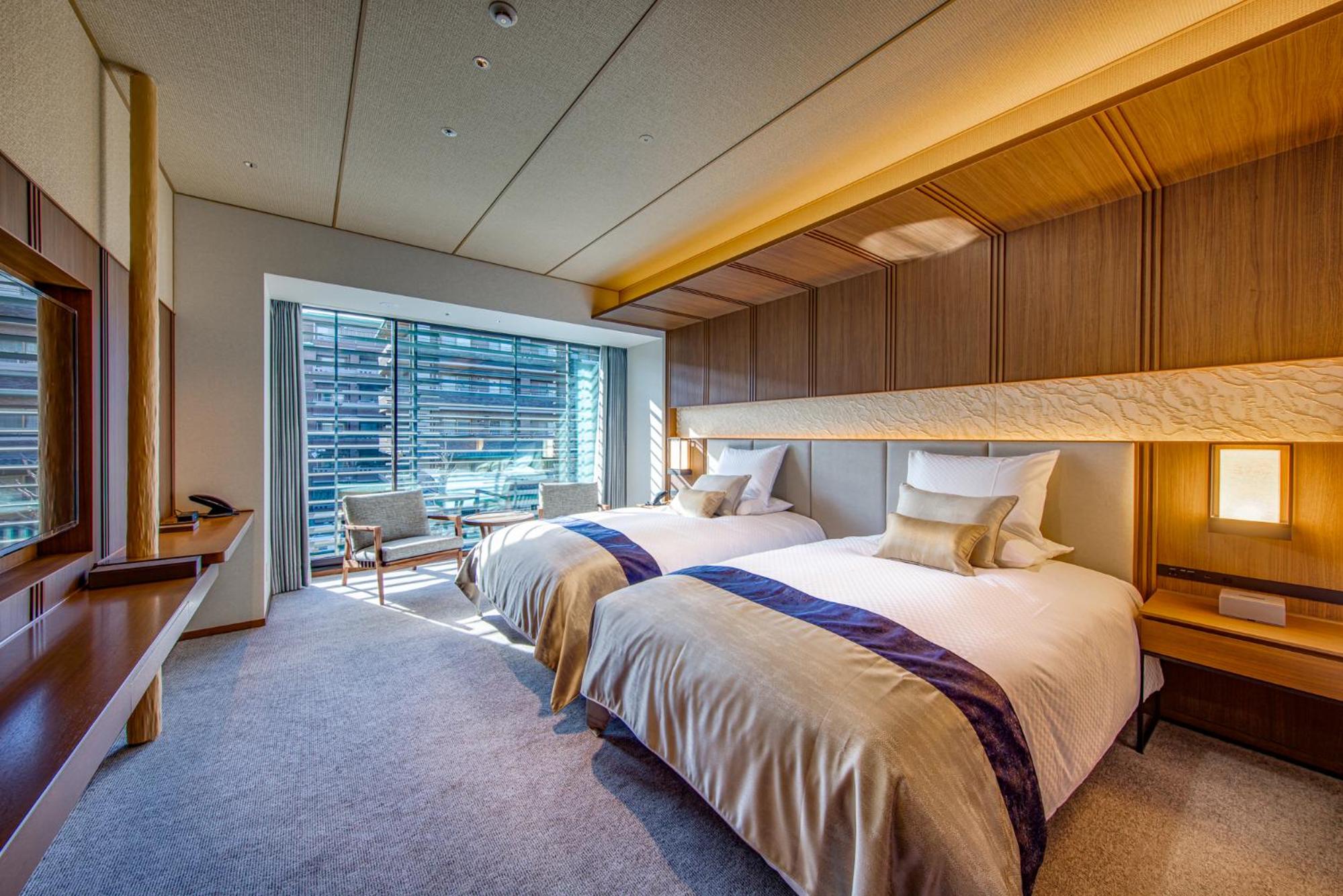 Superior South Twin Room photo 1