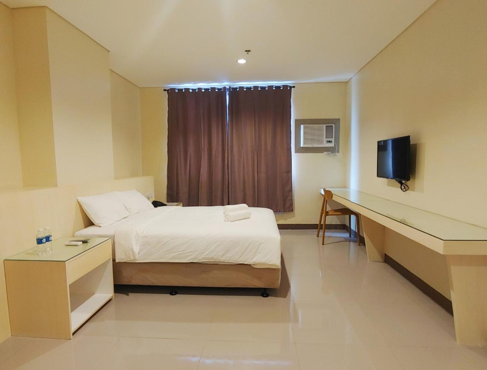 Deluxe Queen Room - Photo 2