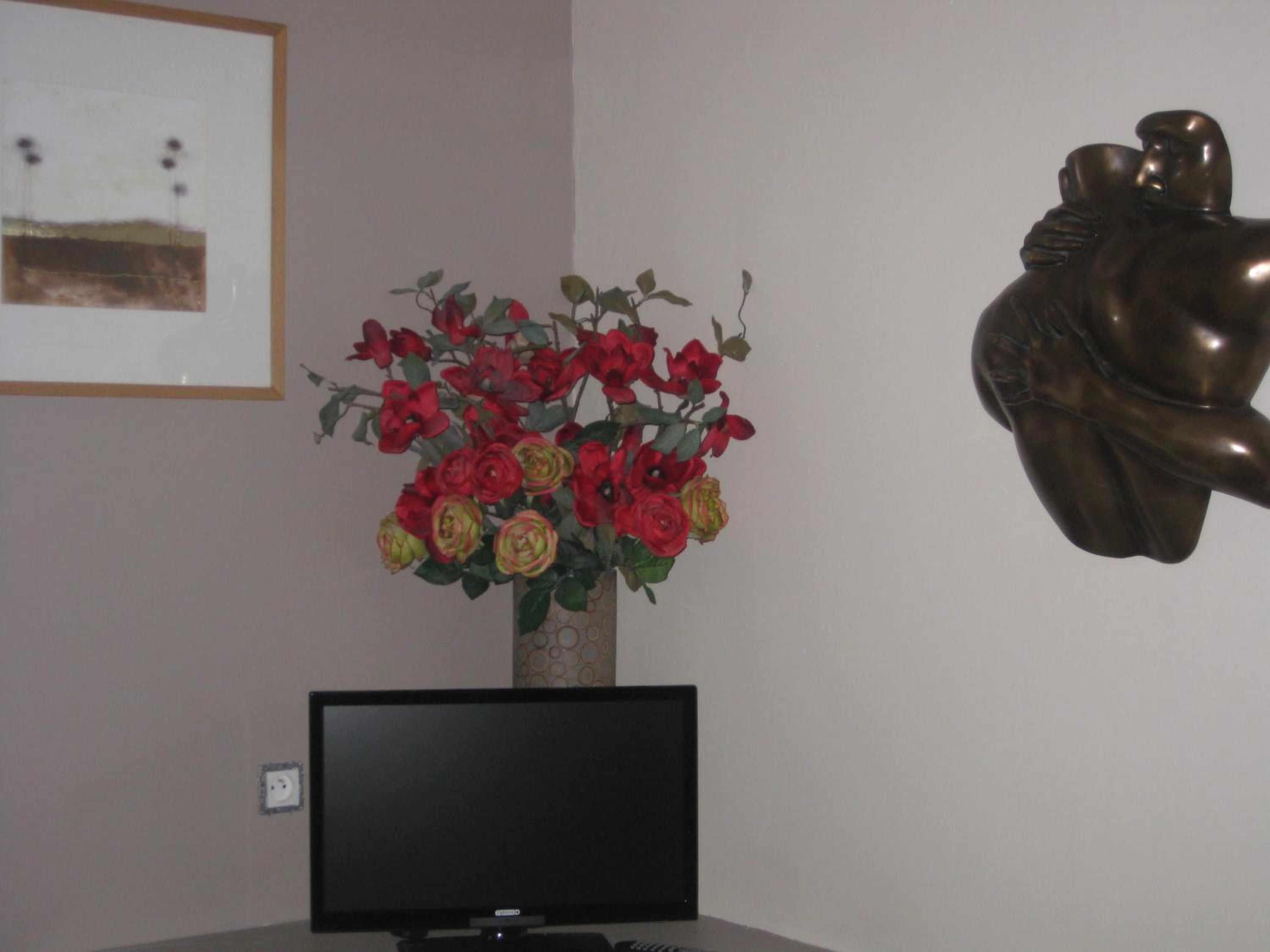 Double Room with Private Bathroom - Photo 6