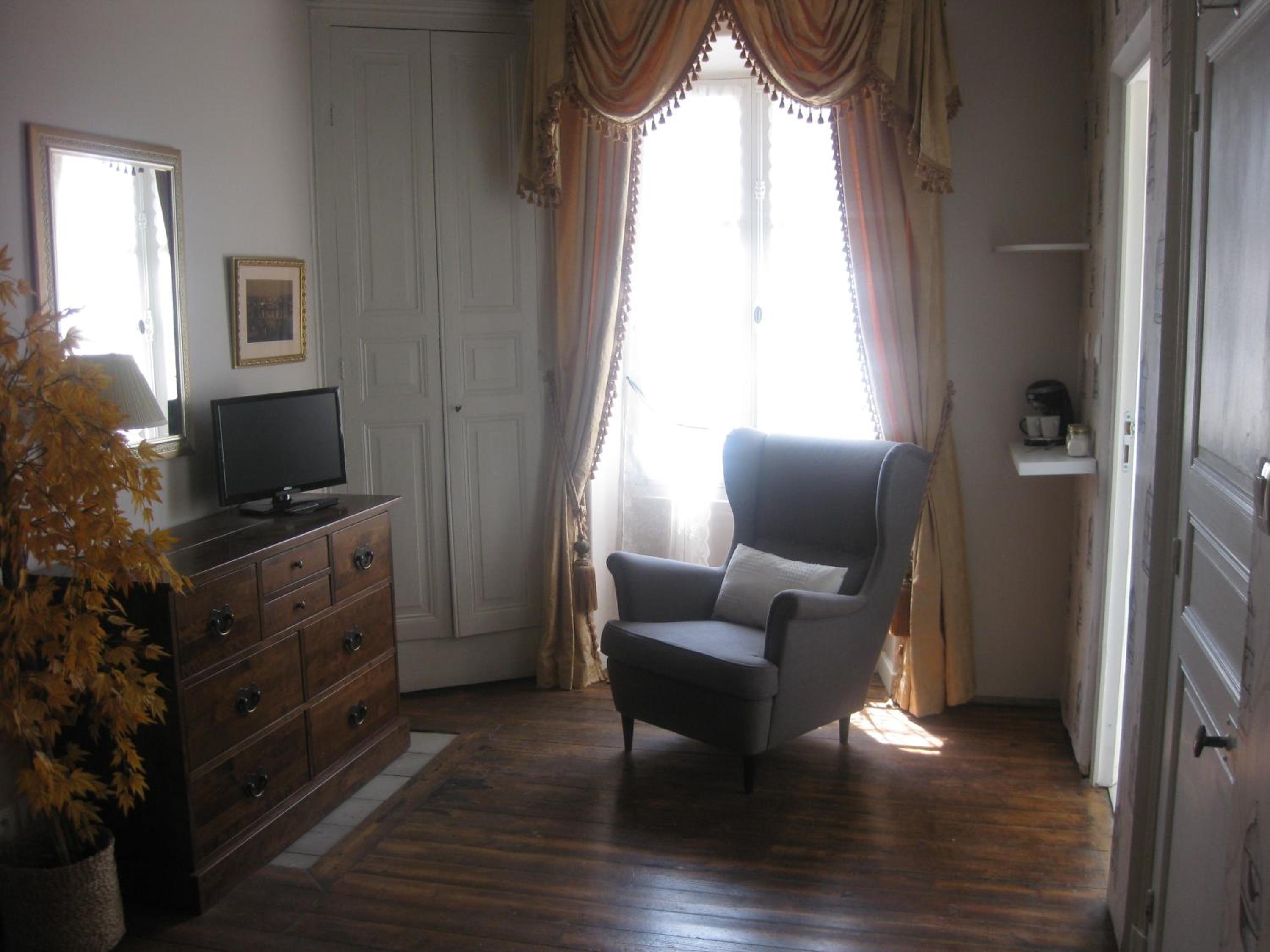 Double Room with Private Bathroom - Photo 5