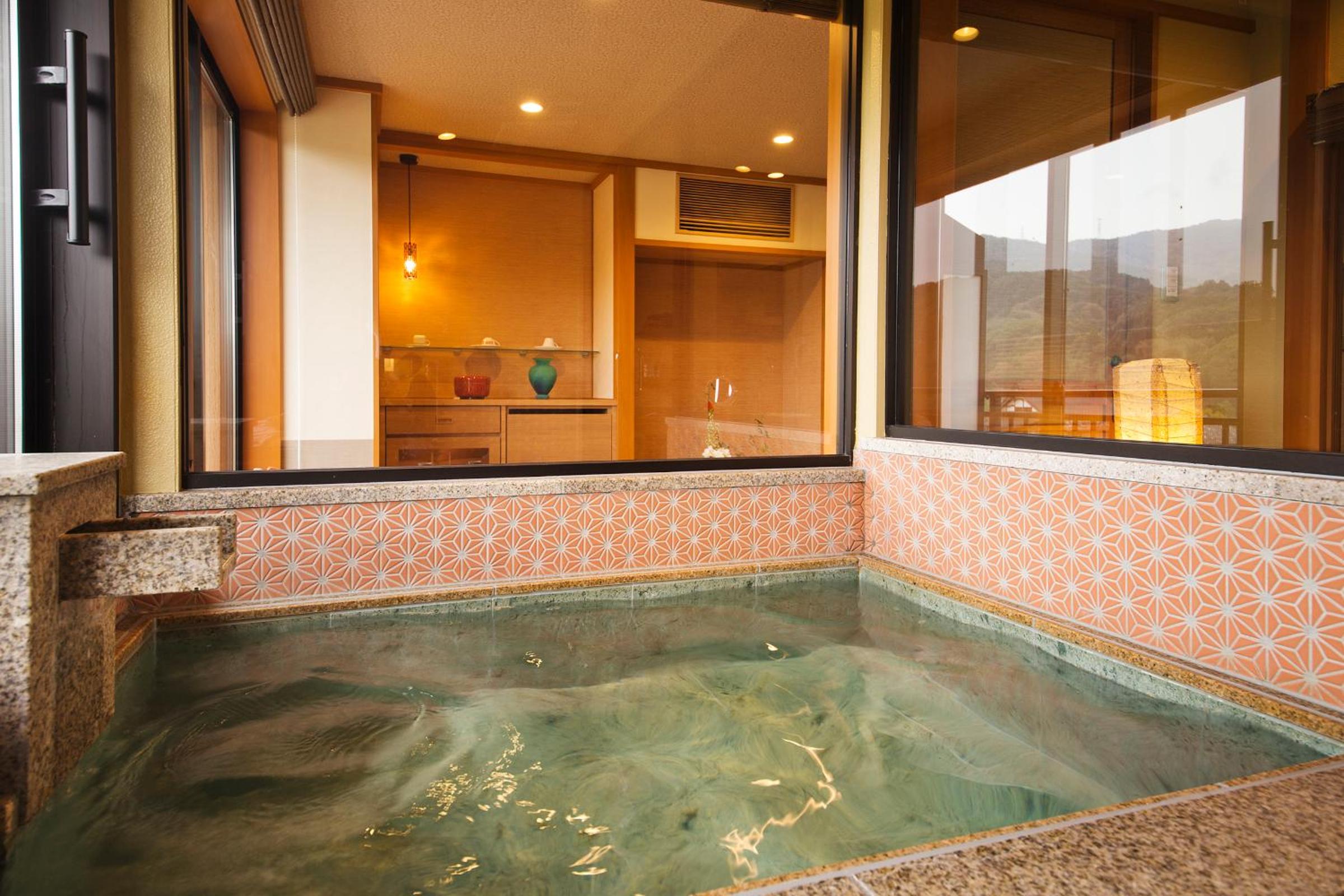 Japanese-Style Junior Suite with Tatami Area - Photo 4