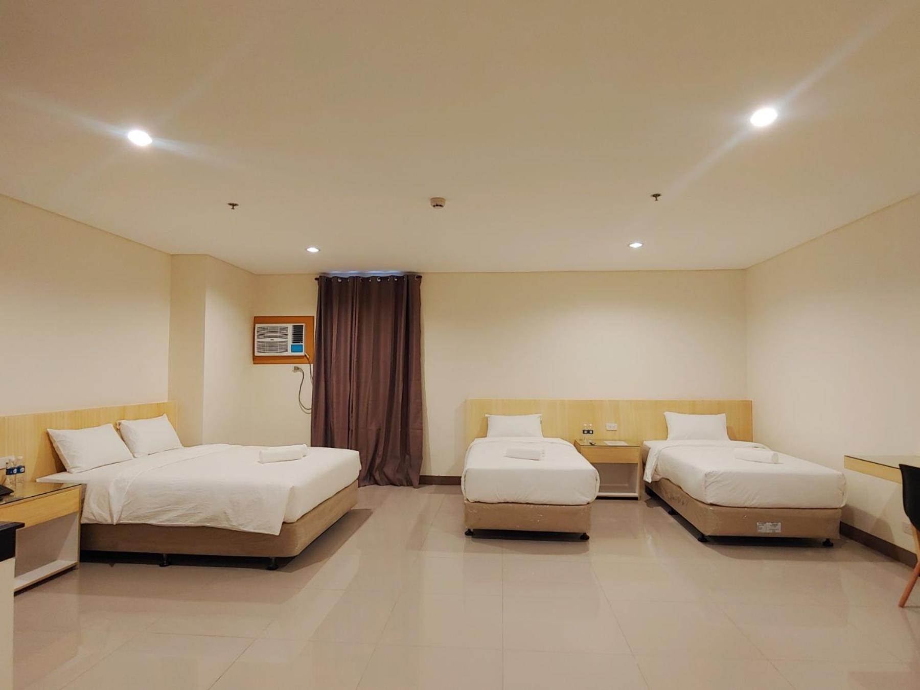 Family Room - Photo 2