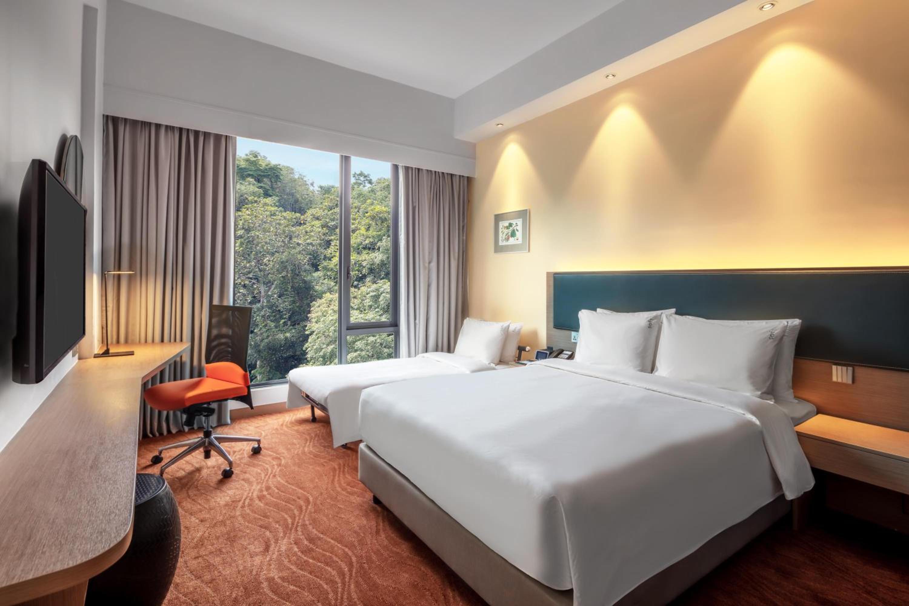 Standard Room with Free Breakfast - Photo 6