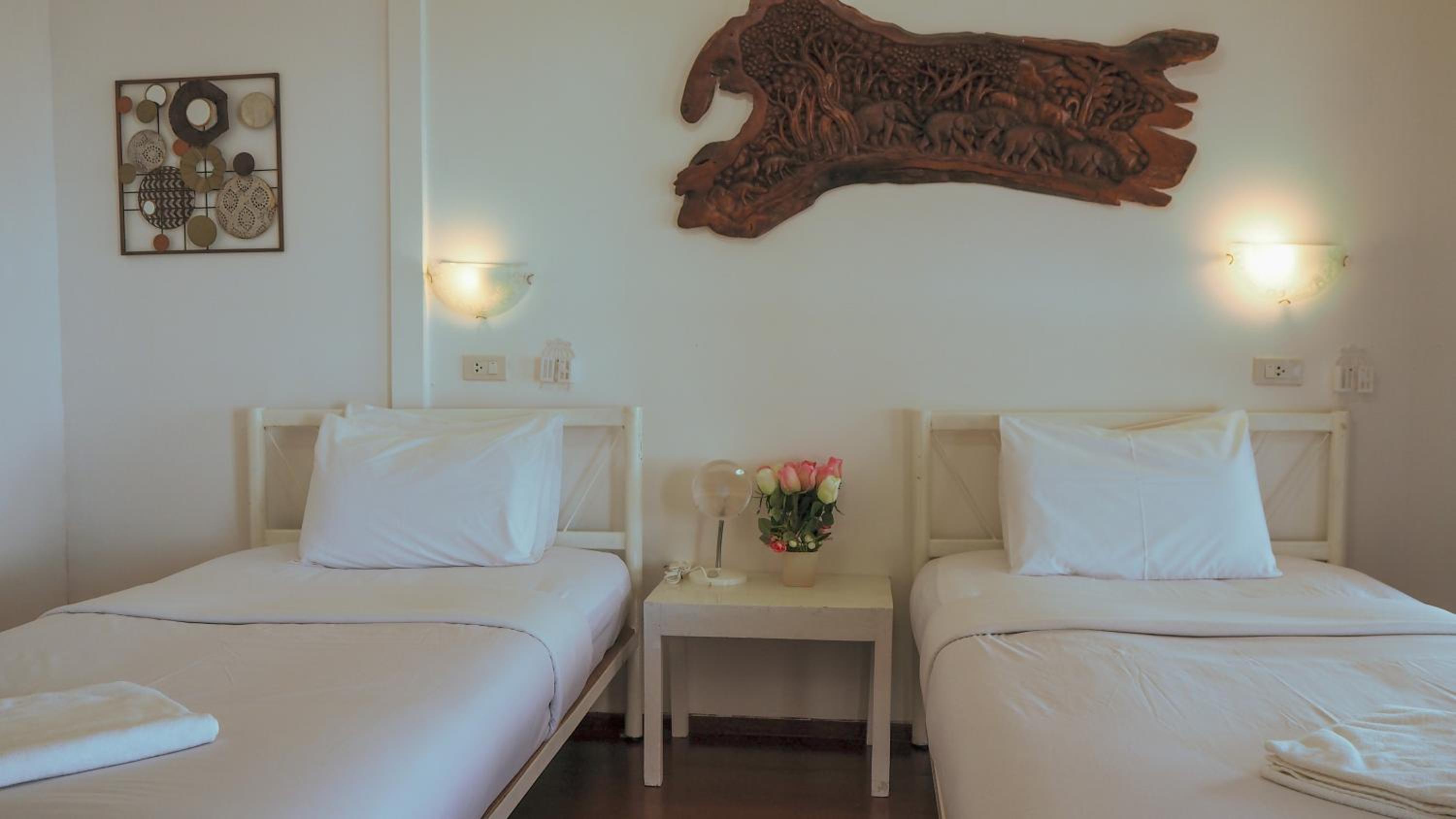 Bungalow - Beach Front - Photo 1