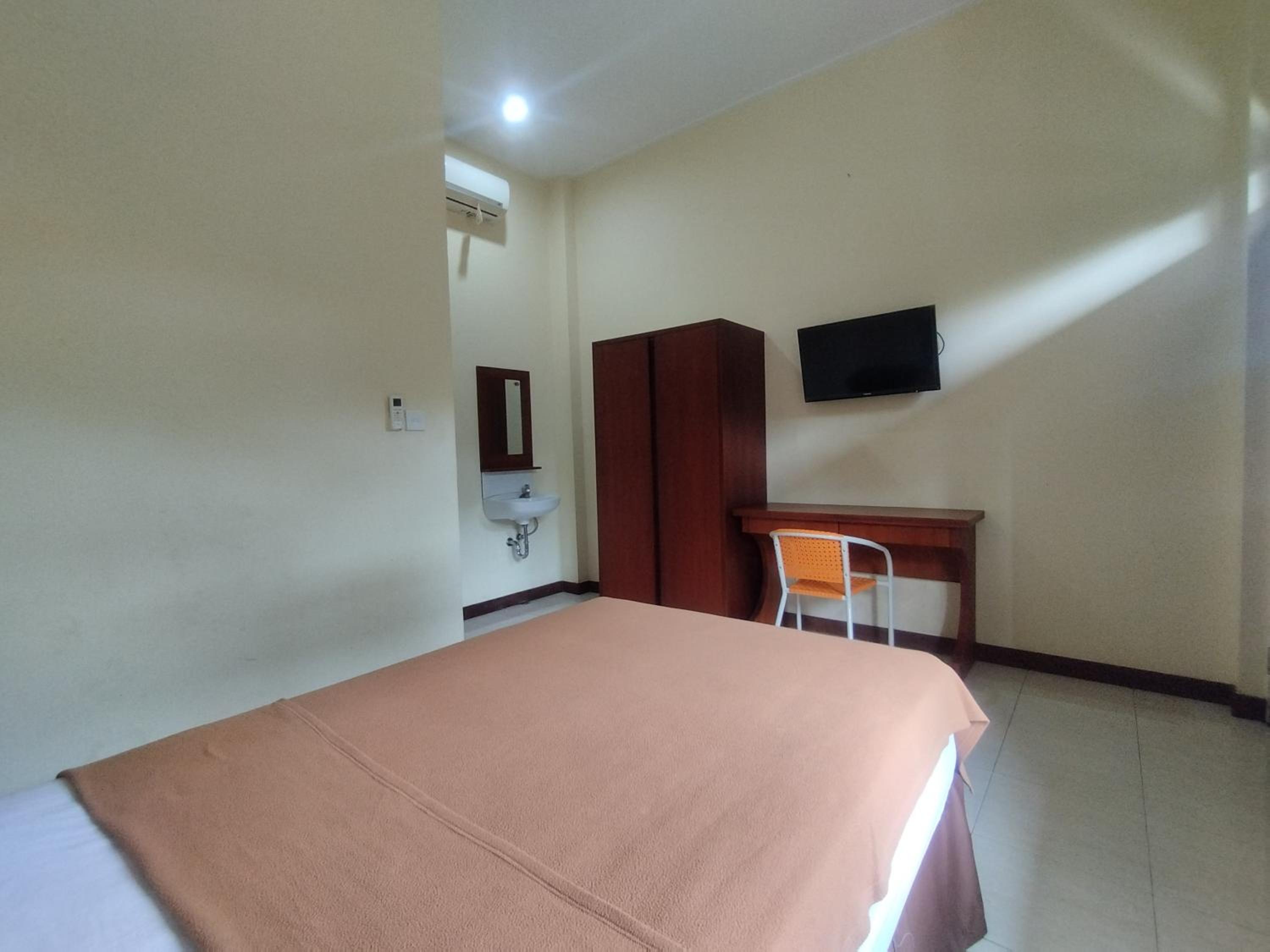 Economy Single Room