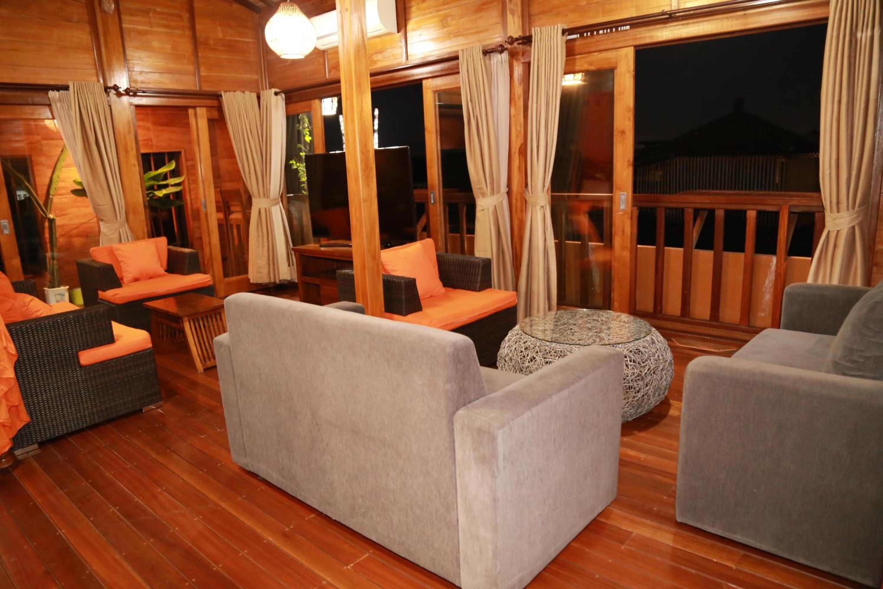Deluxe Suite - Photo 9