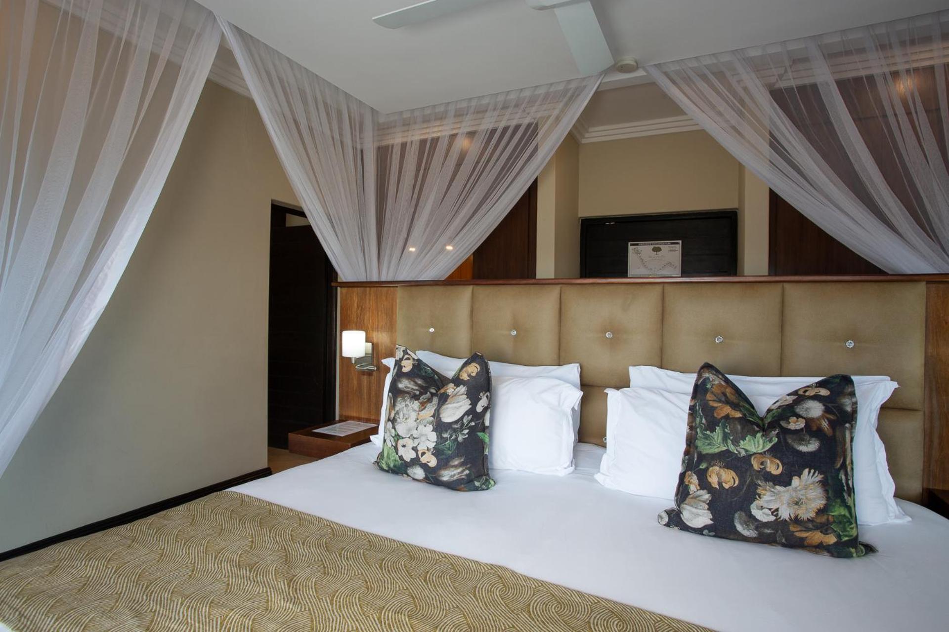 Villa - Photo 1