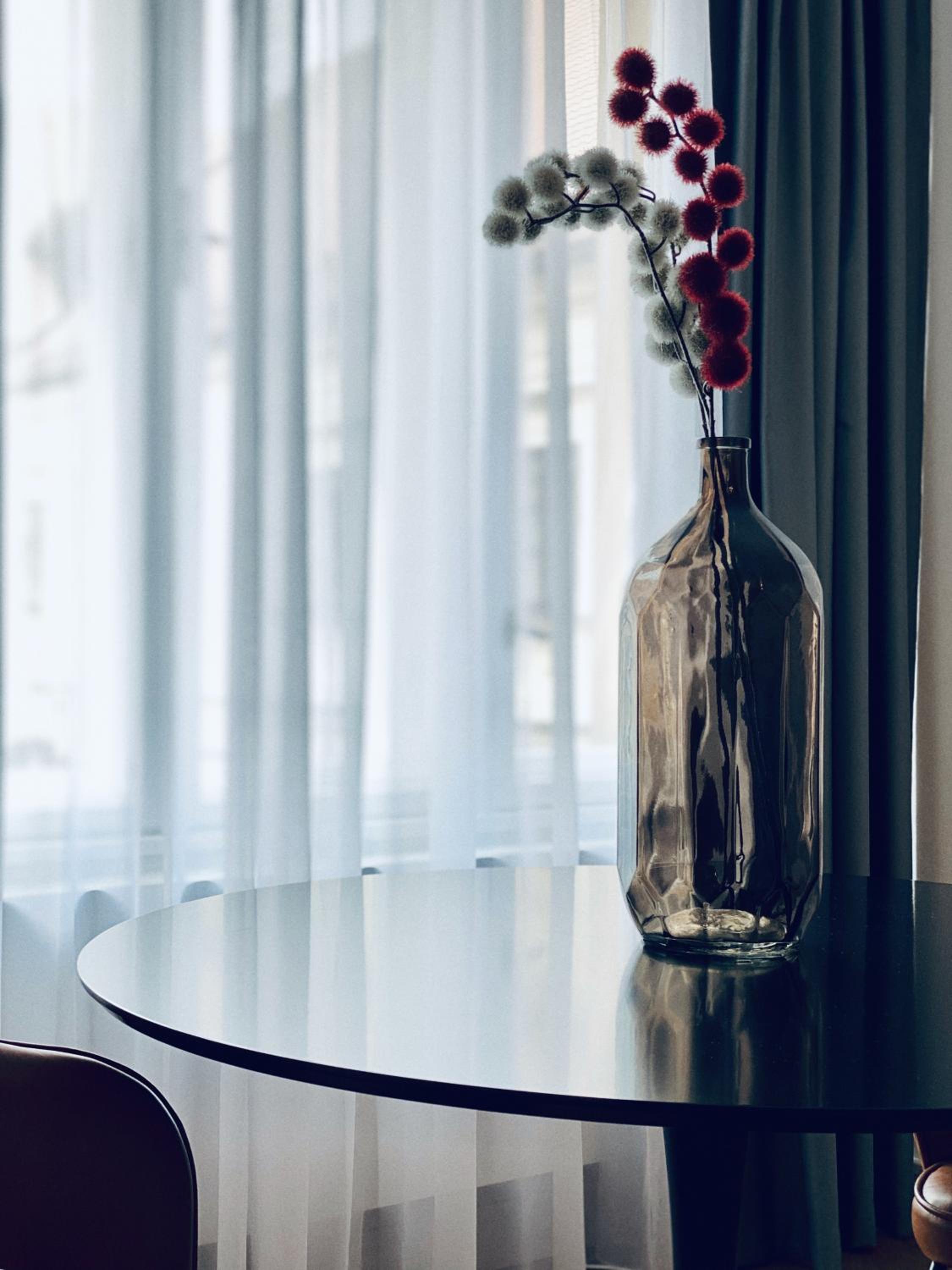 Deluxe King Suite - Photo 6