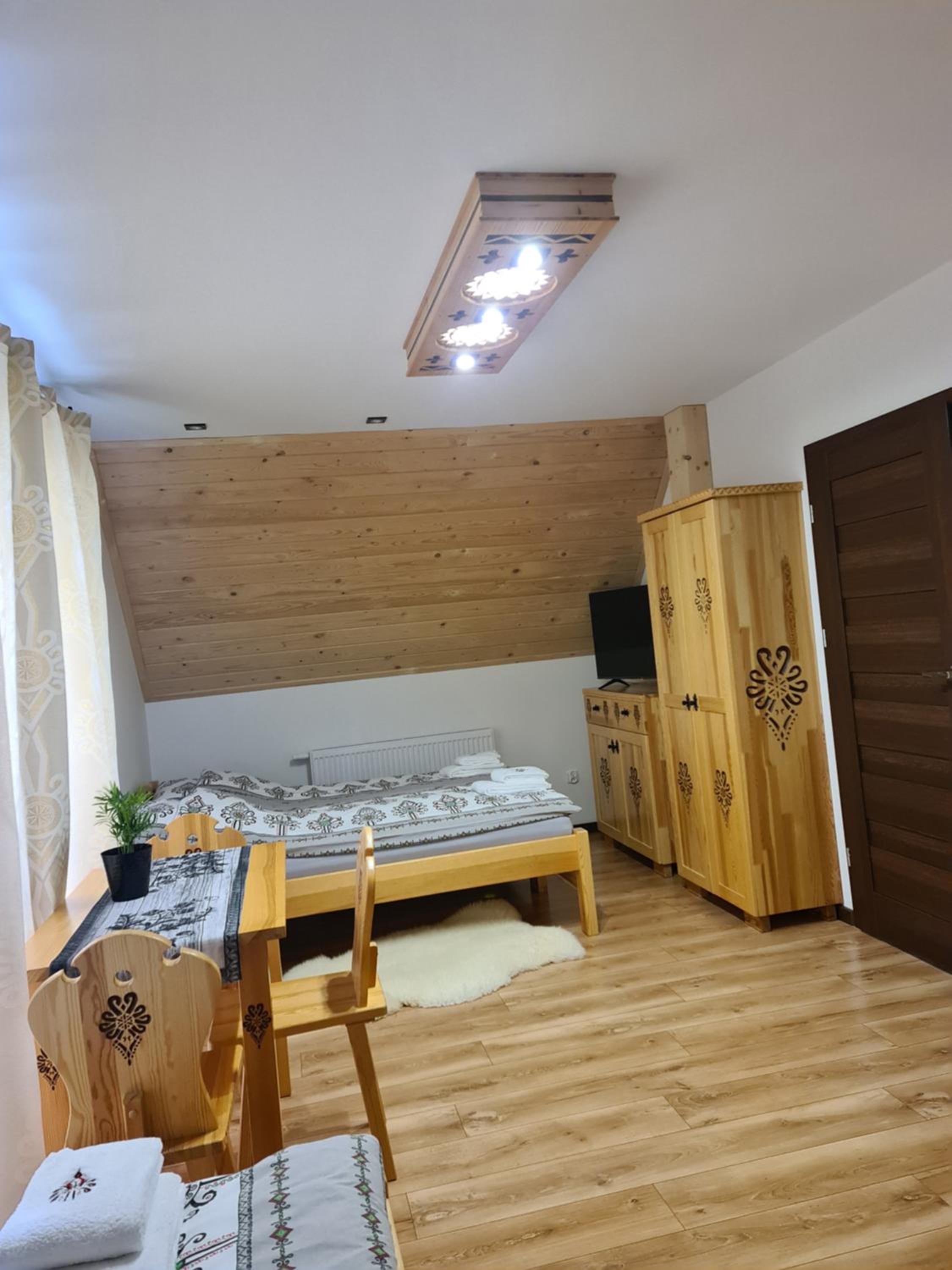 One-Bedroom Apartment - Photo 1